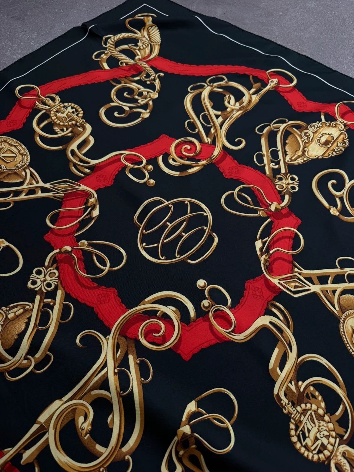 Hermes Hermès châles shawls vintage luxury old money 1980s Size ONE SIZE - 5 Thumbnail