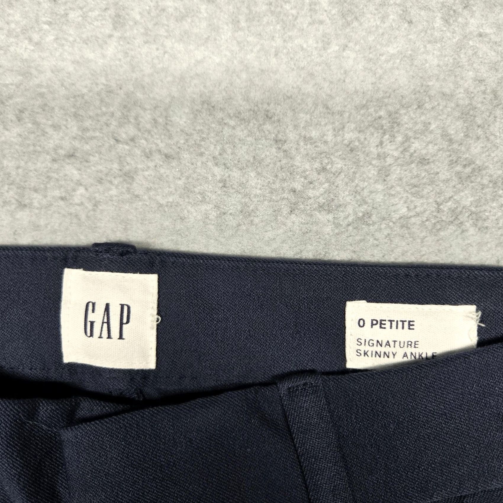 Gap VINTAGE? No. (Answer requires no extra text.) Size 25" / US 0 / IT 36 - 2 Thumbnail