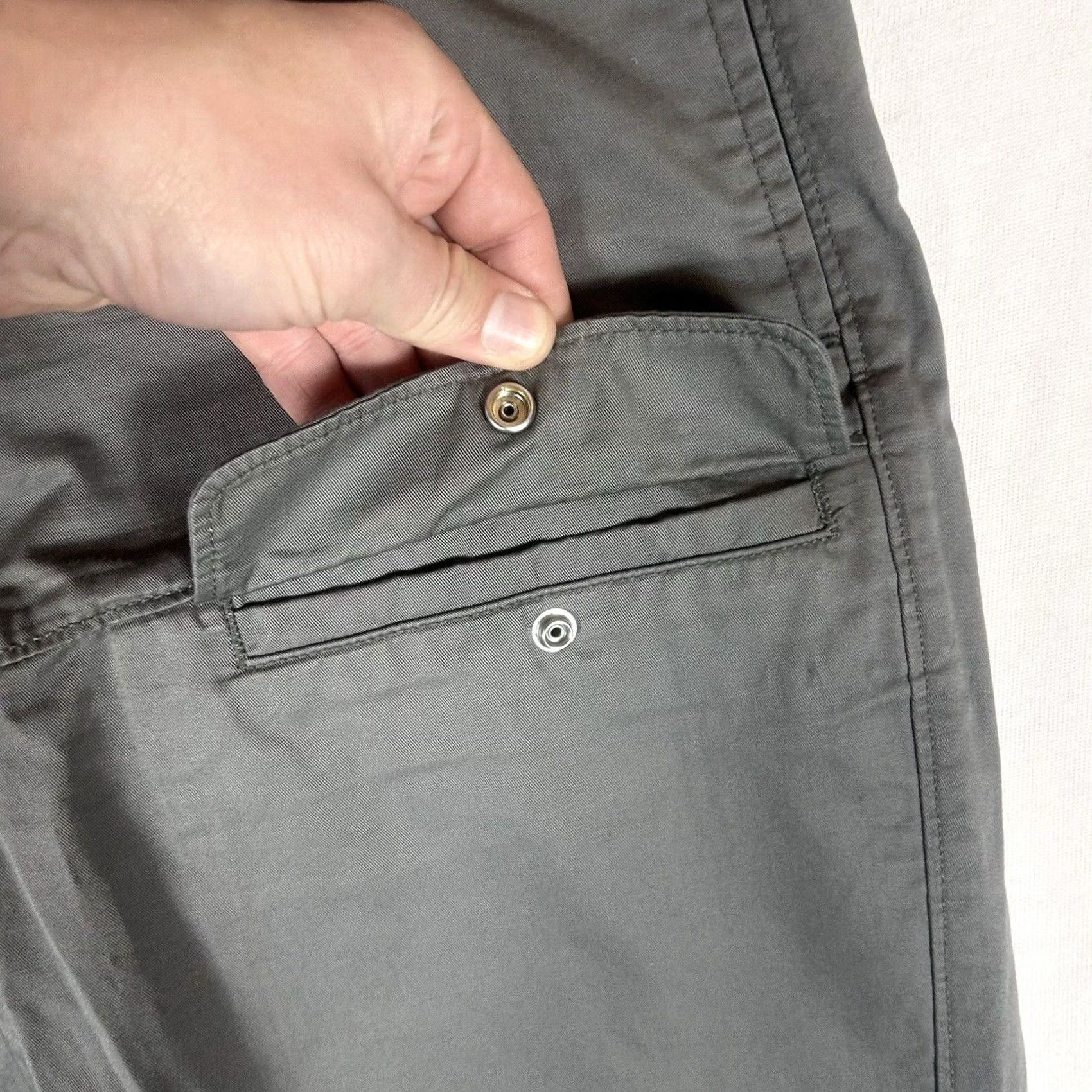 Levi's Levi's Signature Shorts Mens 2XL Gray Chino Stretch Regular Casual Button Snap Size US 39 - 7 Thumbnail