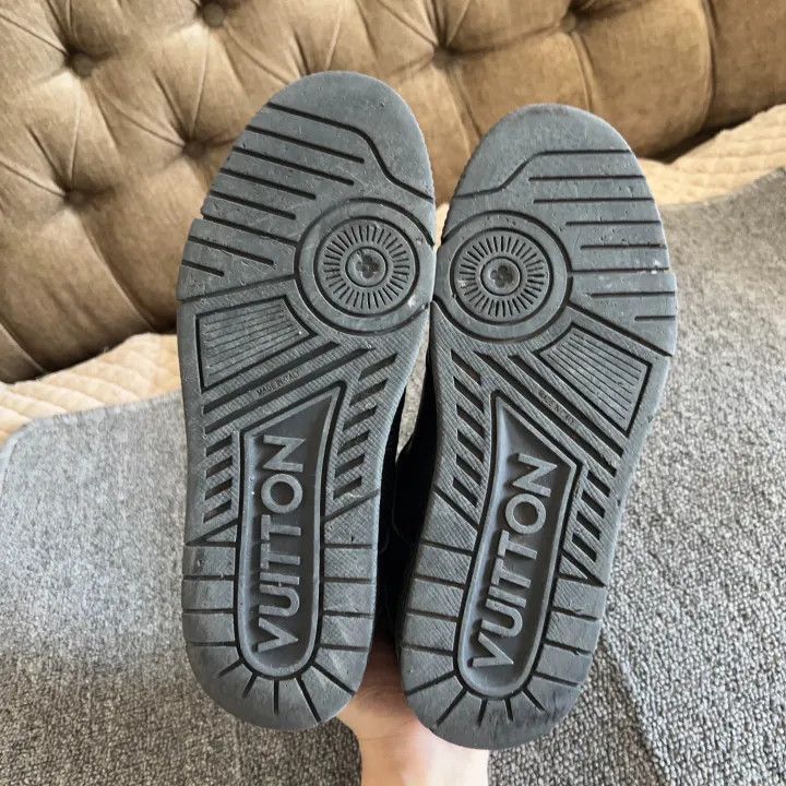 Louis Vuitton Louis Vuitton Trainer Fashion Sneakers Black and Gold -2508 Size US 6.5 / EU 39-40 - 3 Thumbnail