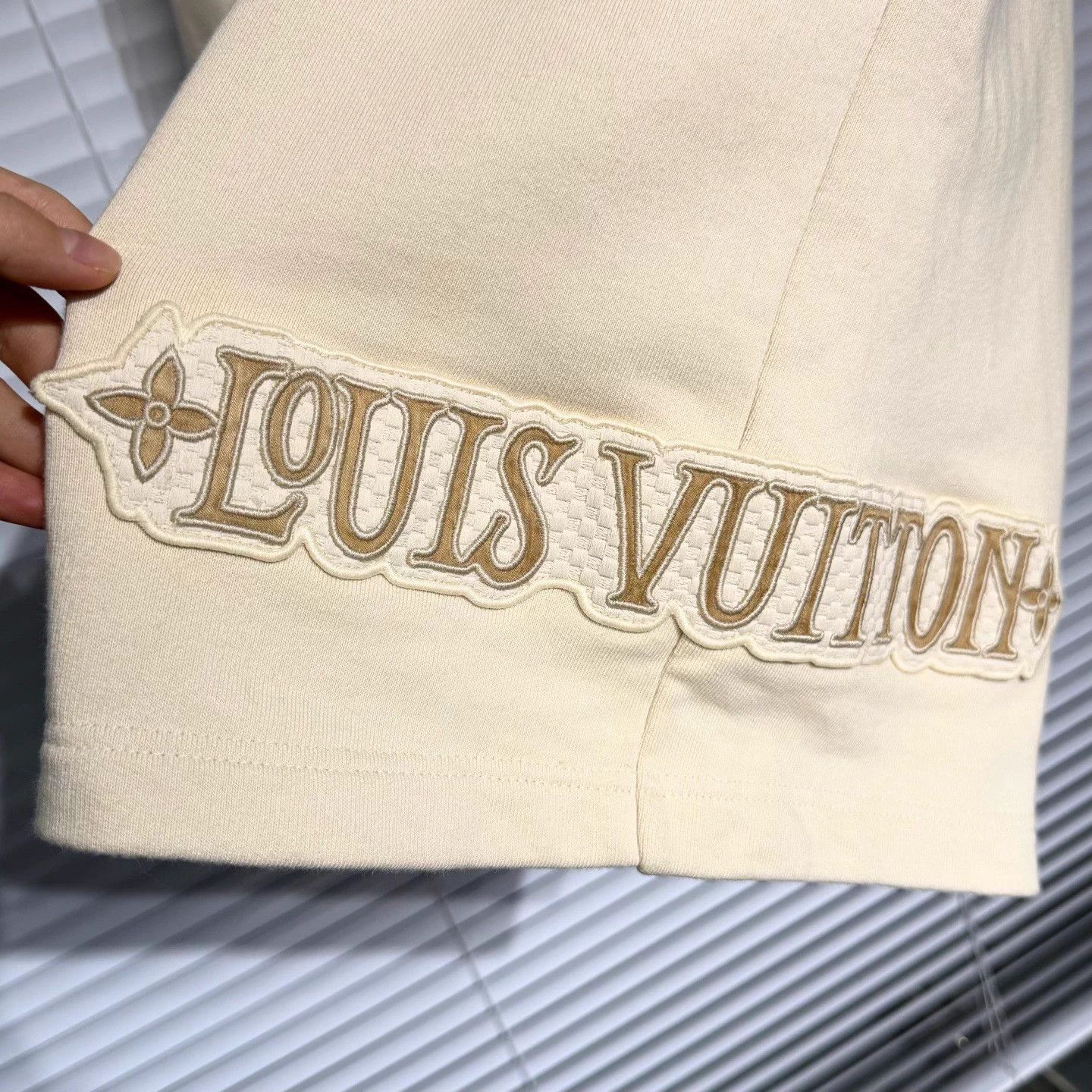 Louis Vuitton LV beige emb patch logo straight short mint XL Size US 43 - 3 Thumbnail