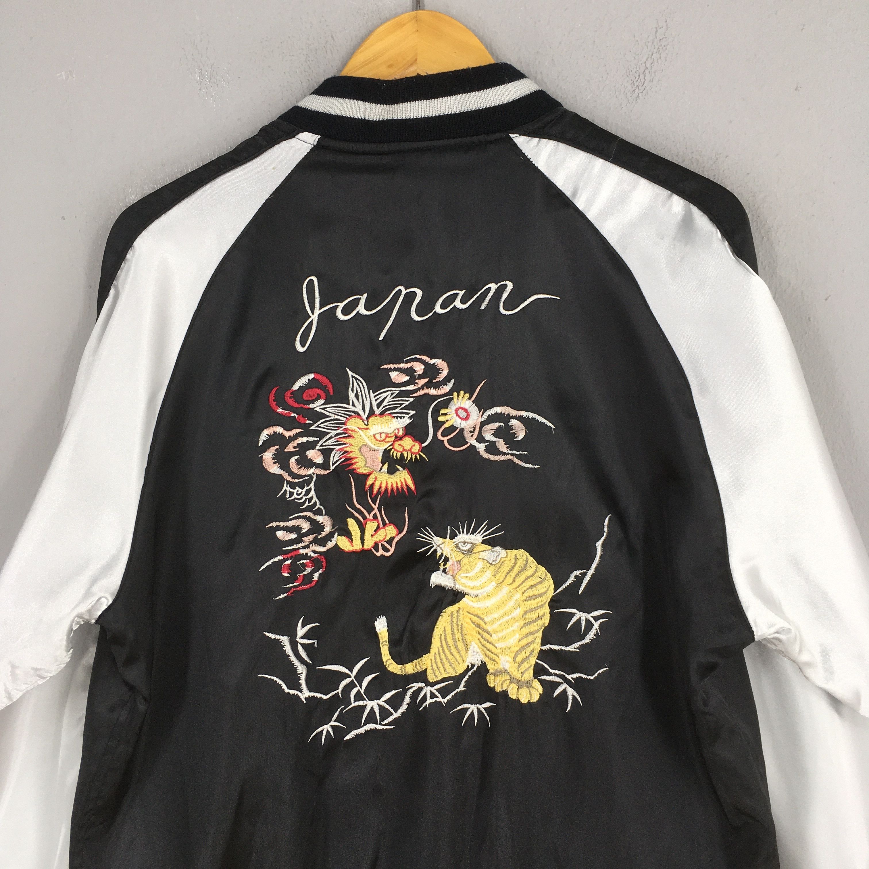 Japanese Brand Vintage 80's Sukajan Dragon Tiger Okinawa Souvenir Jacket L Size US L / EU 52-54 / 3 - 8 Thumbnail