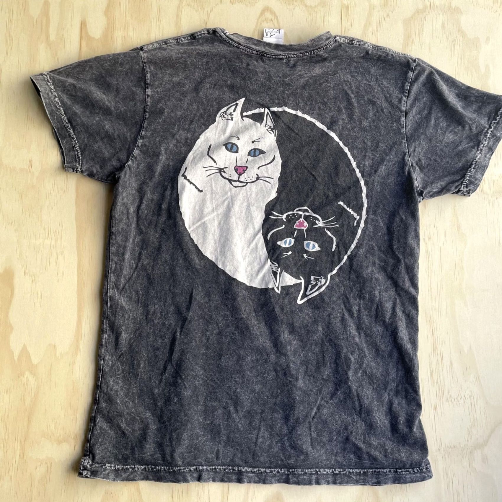RIPNDIP RIPNDIP Shirt Mens Medium Gray Cat Yin Yang Graphic Double Sided Tee T-Shirt Size US M / EU 48-50 / 2 - 4 Thumbnail