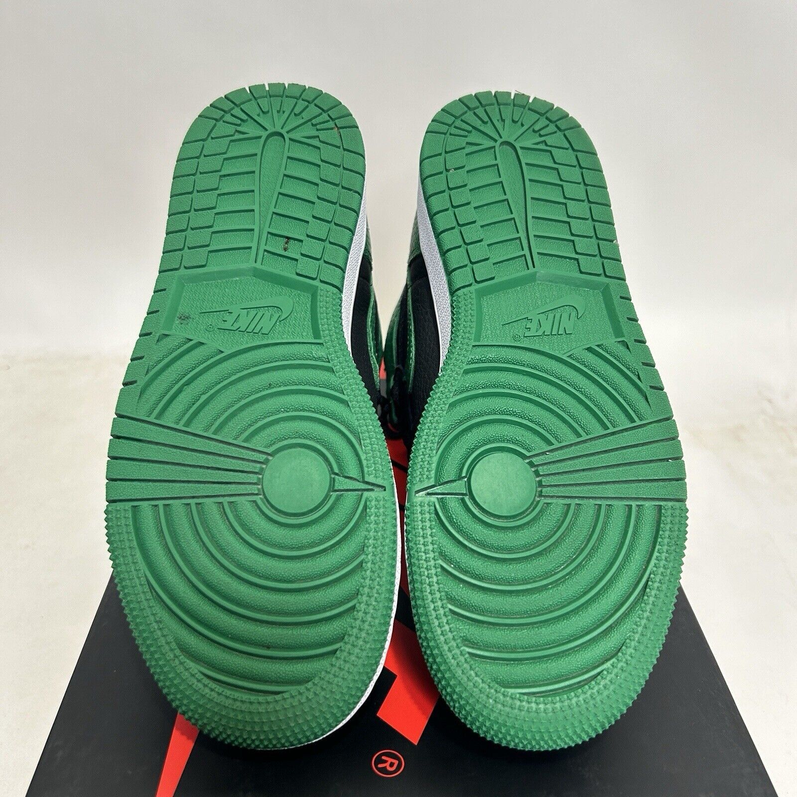 Nike Nike Shoes Air Jordan 1 Retro High GS “Pine Green 2.0” 2024 Size US 5.5 / IT 35.5 - 7 Thumbnail