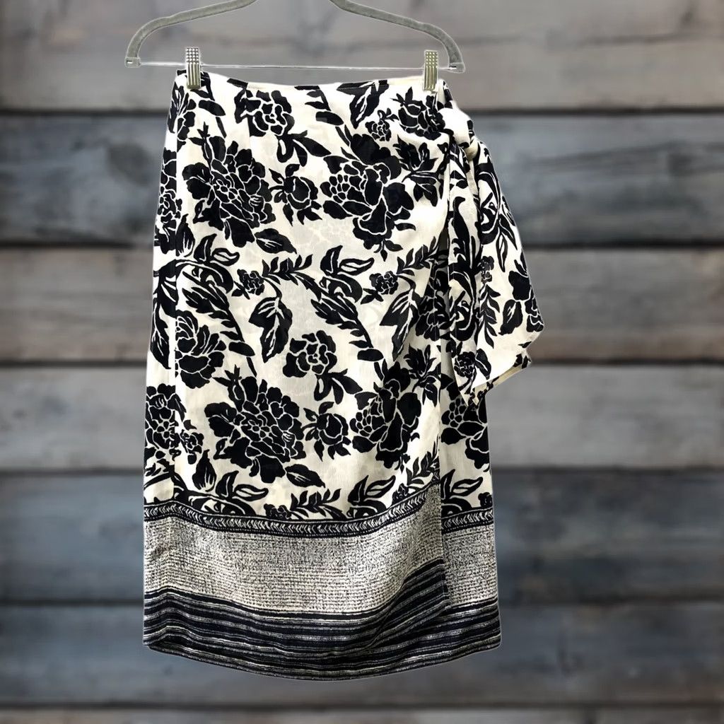 Talbots VTG Talbots Petites Wrap Skirt Silk Wool Midi Black White Floral 4P Skirt Womens Size 27" / US 4 / IT 40 - 1 Thumbnail
