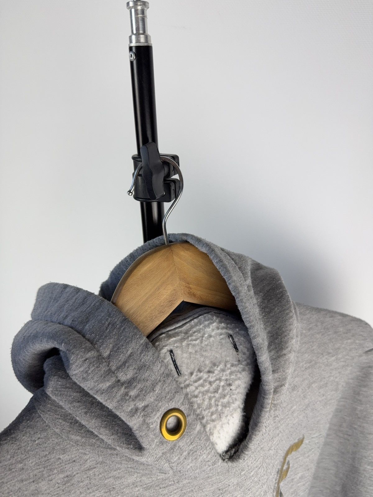 Giorgio Armani Vintage 00s Italy Giorgio Armani Hoodie Grey 3D Gold Logo Size US M / EU 48-50 / 2 - 5 Thumbnail