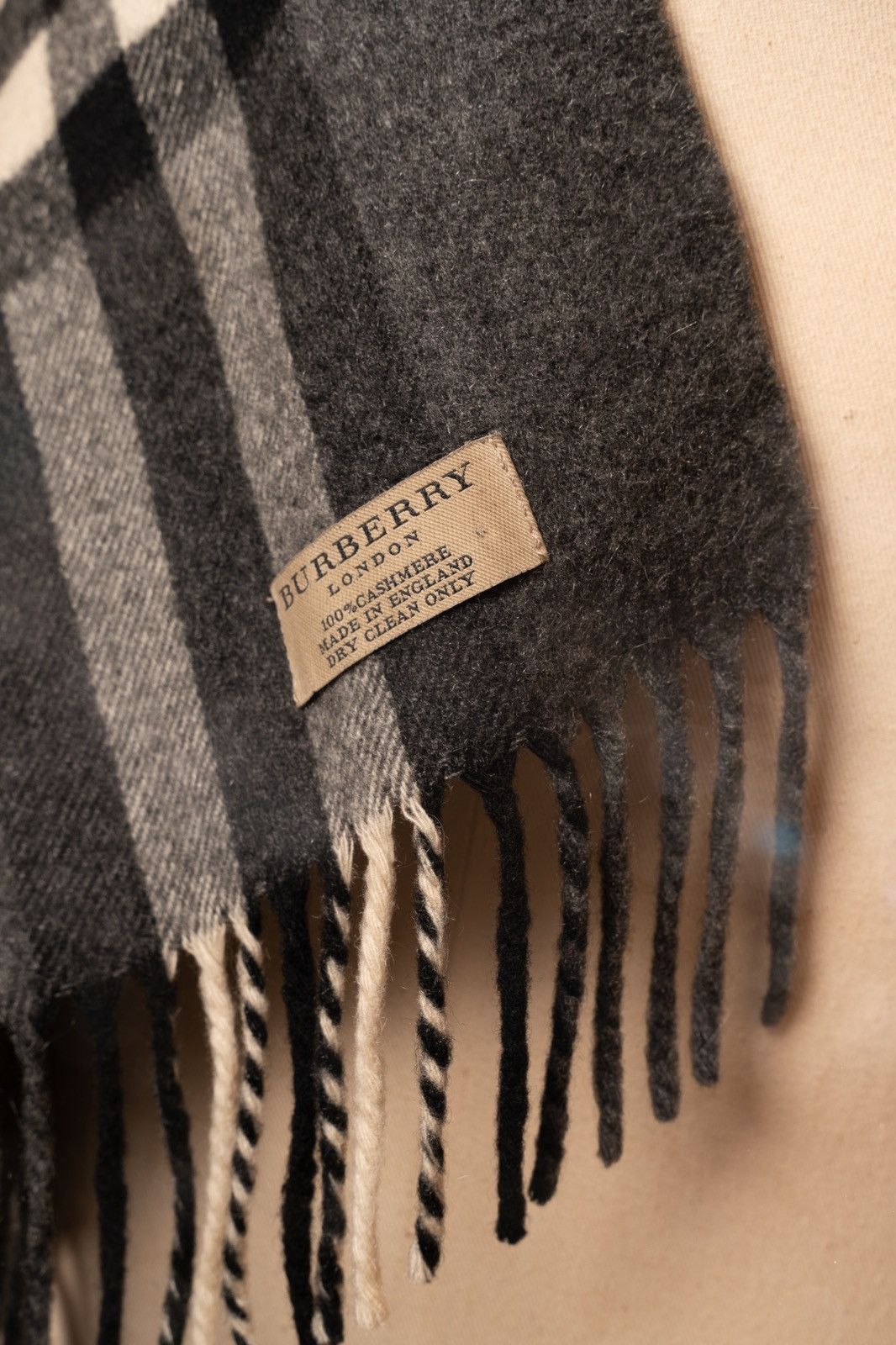 Burberry × Vintage Burberry Scarf Muffler Classic Plaid 100% Cashmere Size ONE SIZE - 3 Thumbnail