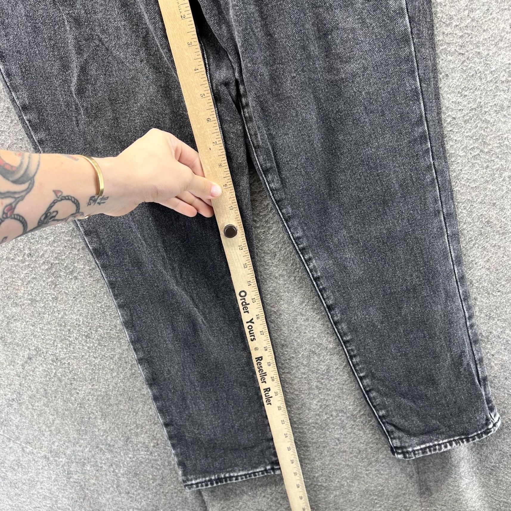 Pacsun VINTAGE PacSun Jeans Womens 27 Black Gray Mom Jean High Rise Tapered Leg Denim Size 27" / US 4 / IT 40 - 7 Thumbnail