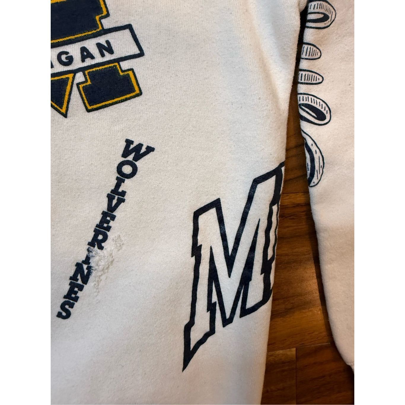 Fruit Of The Loom Size M Vintage 1980s Michigan Wolverines AOP grail rare Fruit of the loom blue Size US M / EU 48-50 / 2 - 5 Thumbnail