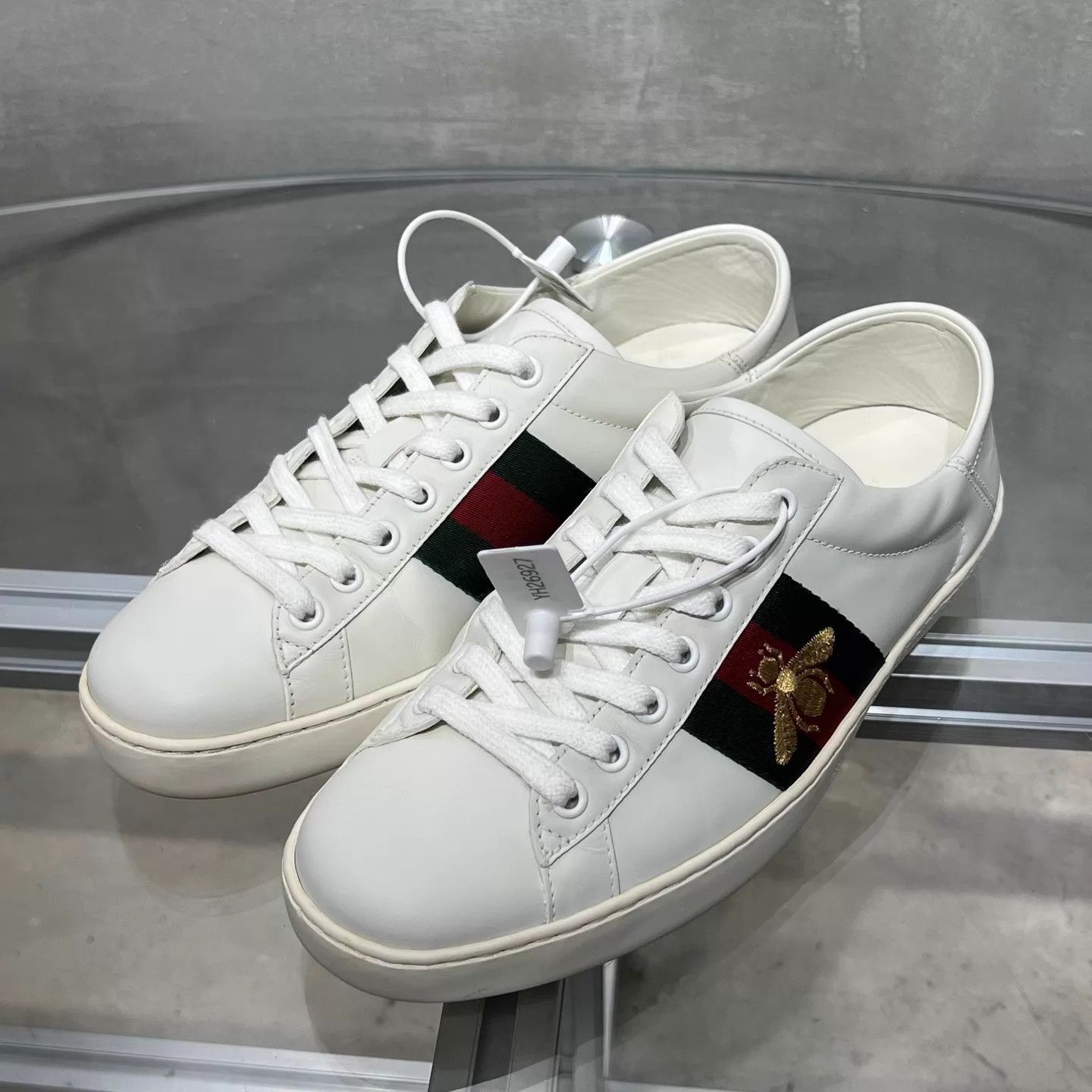 Gucci Gucci white bee sneaker 40.5 (Uk6.5) YH26927 Size US 7.5 / EU 40-41 - 2 Thumbnail