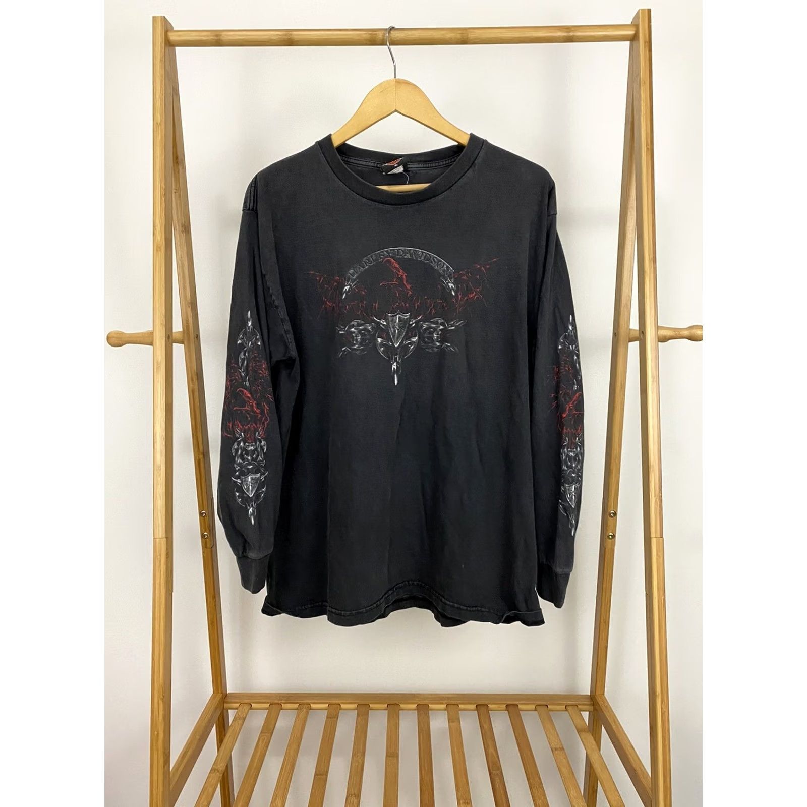 Harley Davidson VTG Harley-Davidson Gothic Flame Sword Shield Long Sleeve T-Shirt Black XL Mens Size US XL / EU 56 / 4 - 2 Thumbnail