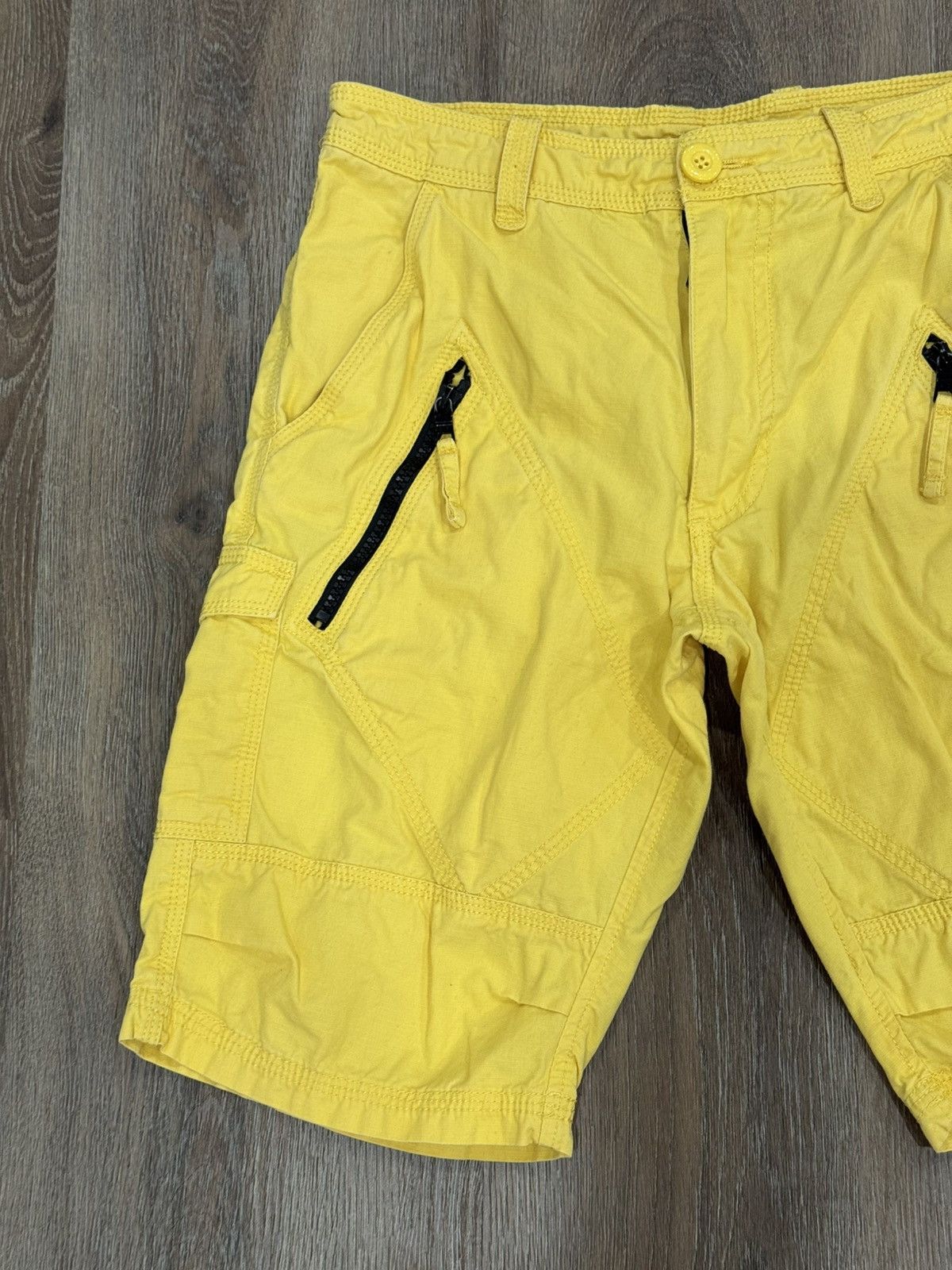 Armani Exchange Armani Exchange Utility Cargo Shorts Size US 29 - 6 Thumbnail