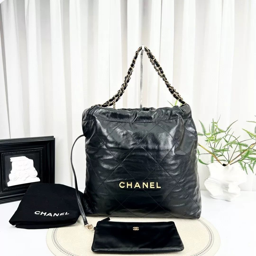 Chanel Pre-loved Bag Very good condition Size ONE SIZE - 1 Thumbnail