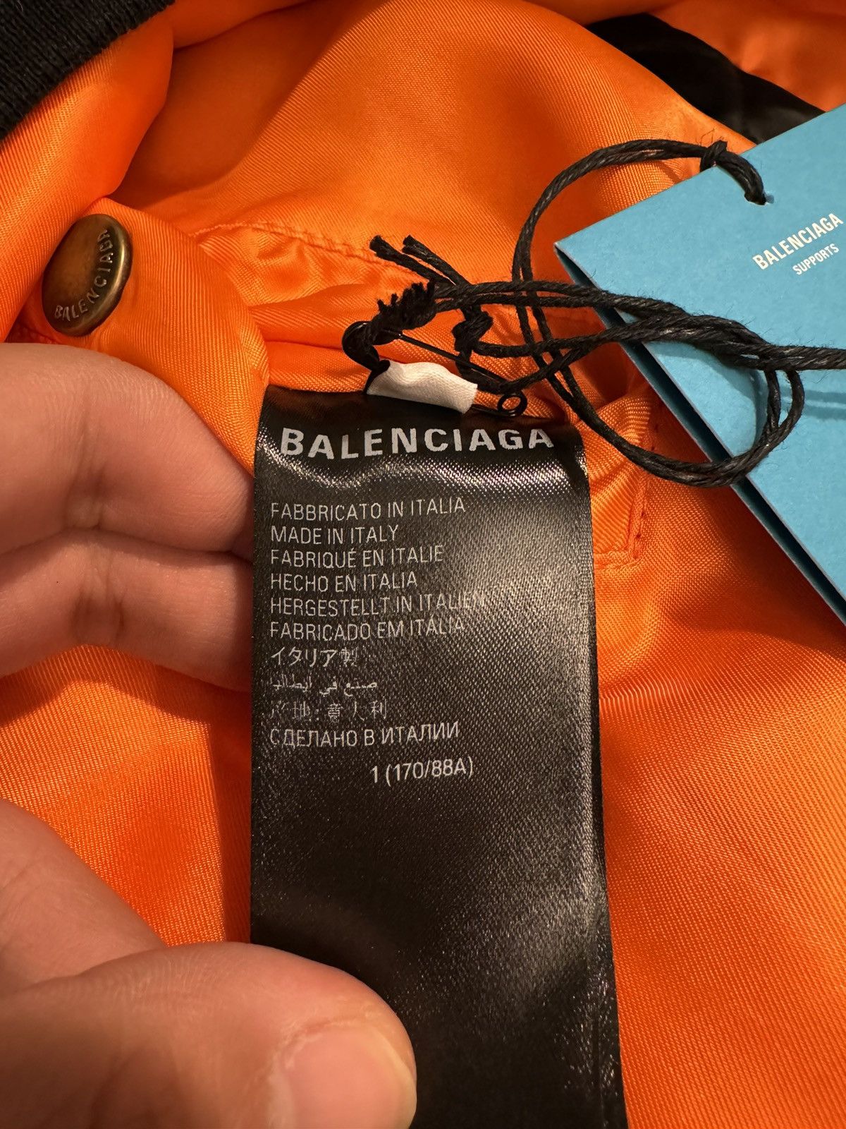 бомбер balenciaga wfp world food programme bomber jacket