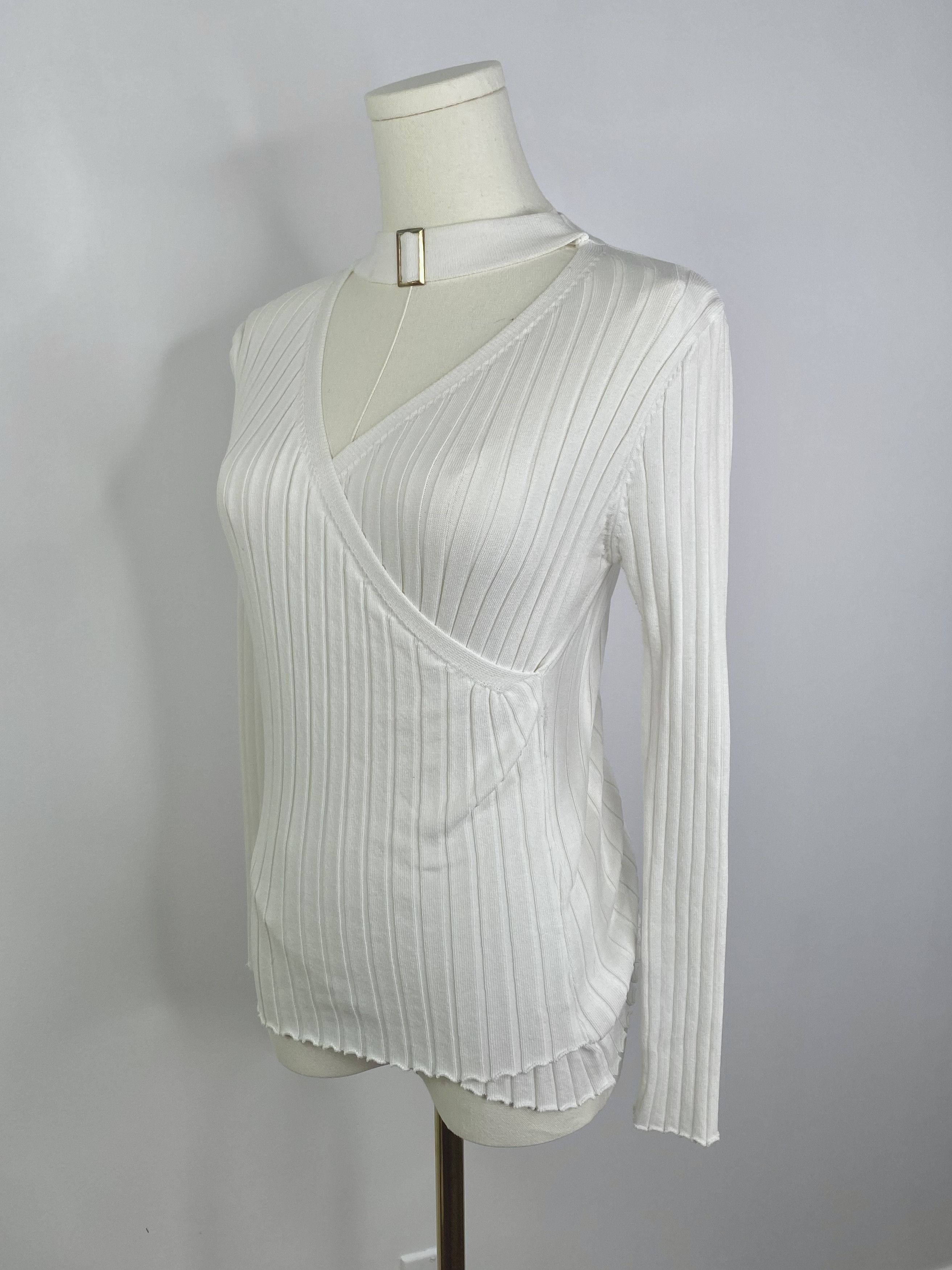 Vintage White Cut-Out Buckle V-Neck Sweater Size M / US 6-8 / IT 42-44 - 3 Thumbnail