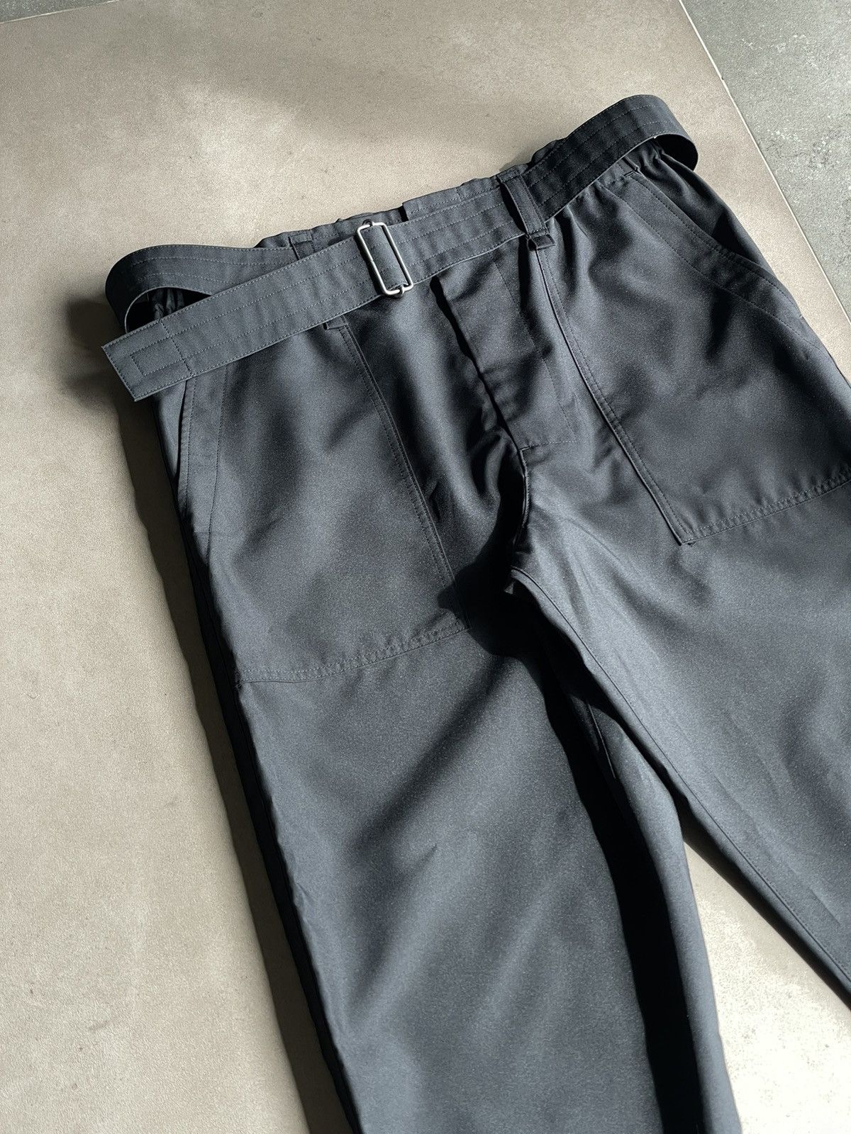 Issey Miyake Issey Miyake Men Belted Tapered Trousers Size US 32 / EU 48 - 3 Thumbnail