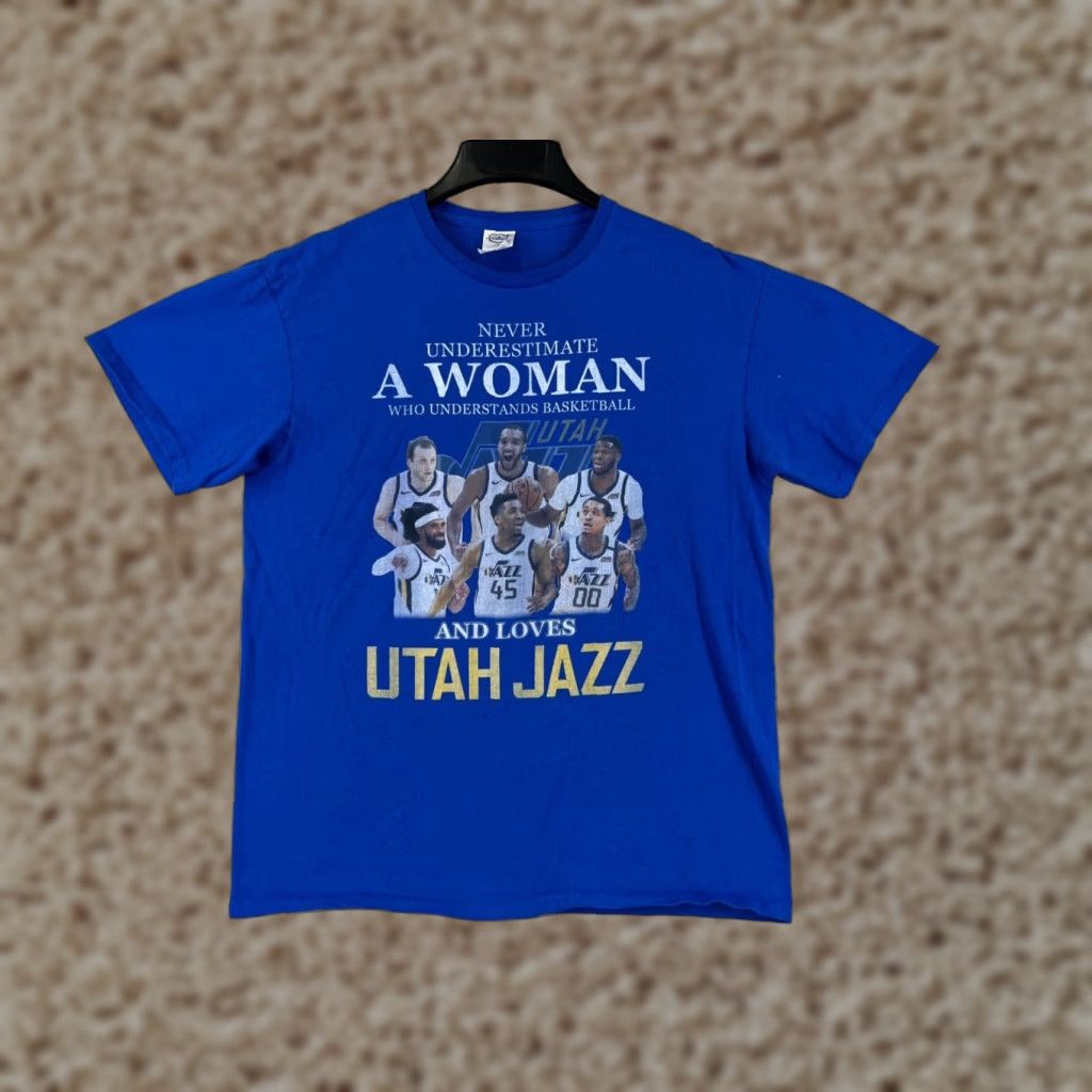 Delta Delta Basketball Shirt Women Large Blue Crew Neck Short Sleeve T-Shirt - 100% Cotton - Regular Fit - American Designer Theme - Womens Size L / US 10 / IT 46 - 1 Thumbnail