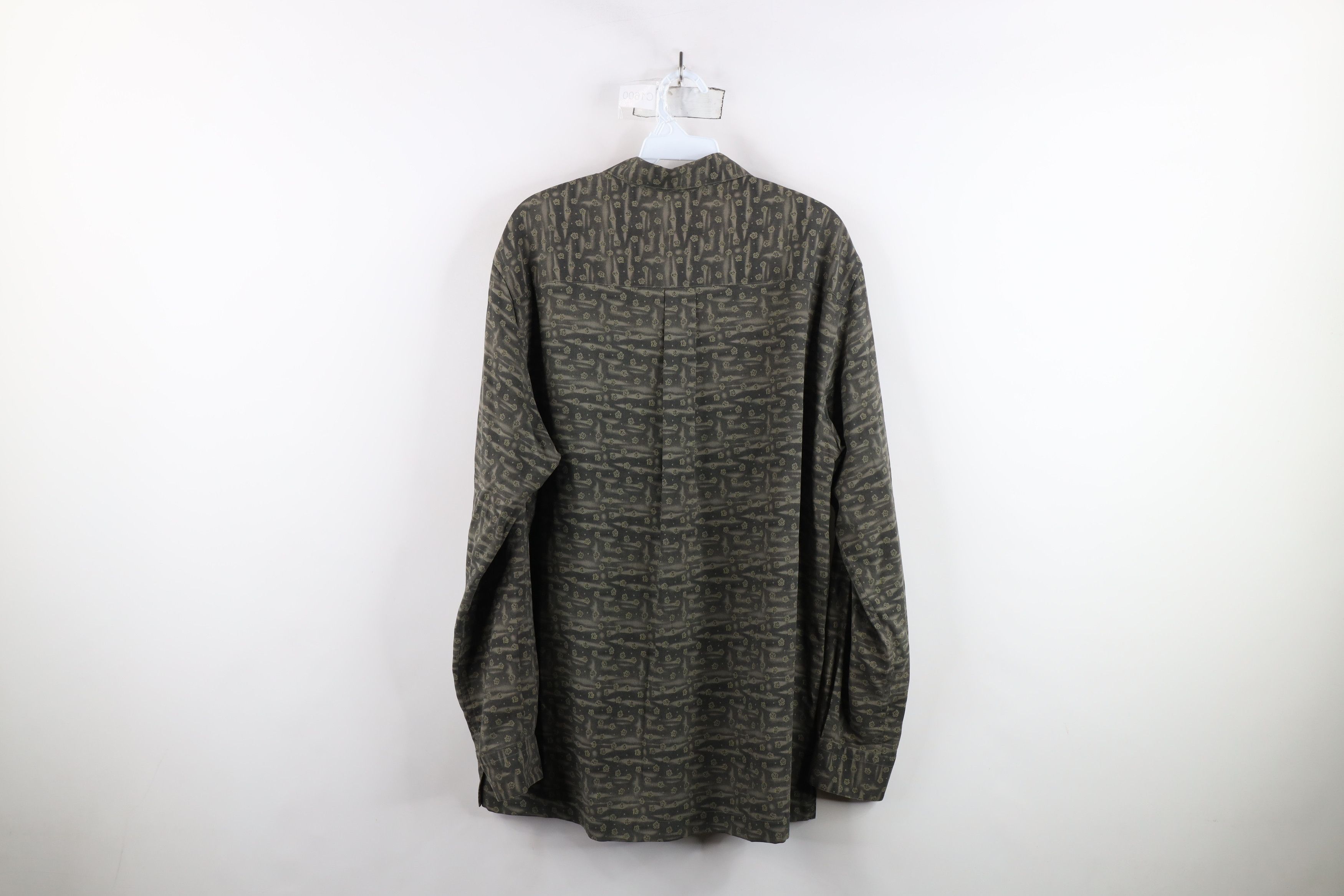 Vintage Vintage 90s Streetwear Silk Geometric Collared Button Shirt Size US S / EU 44-46 / 1 - 7 Thumbnail