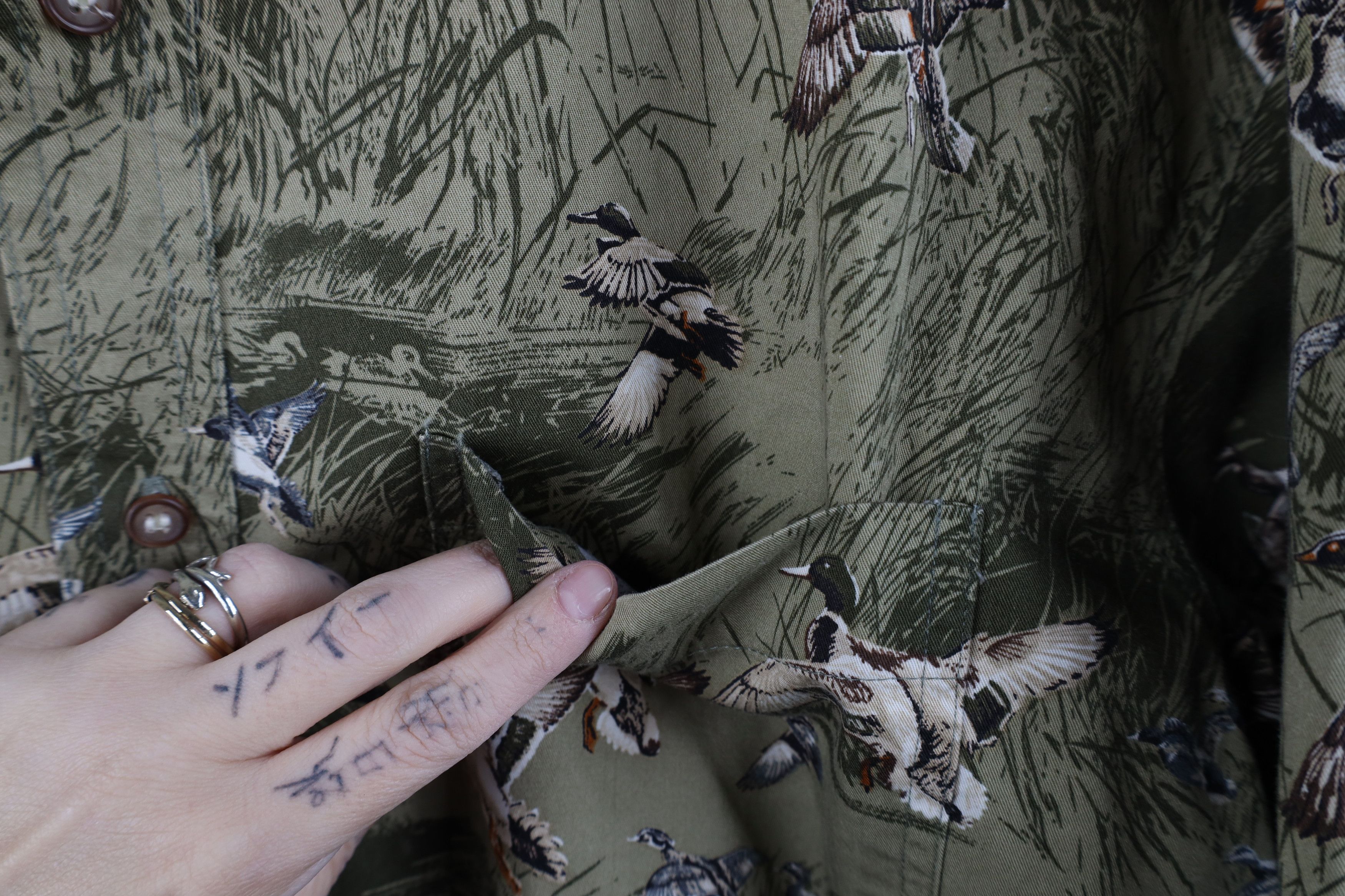 Vintage Vintage 90s Streetwear All Over Print Button Down Shirt Size US L / EU 52-54 / 3 - 4 Thumbnail