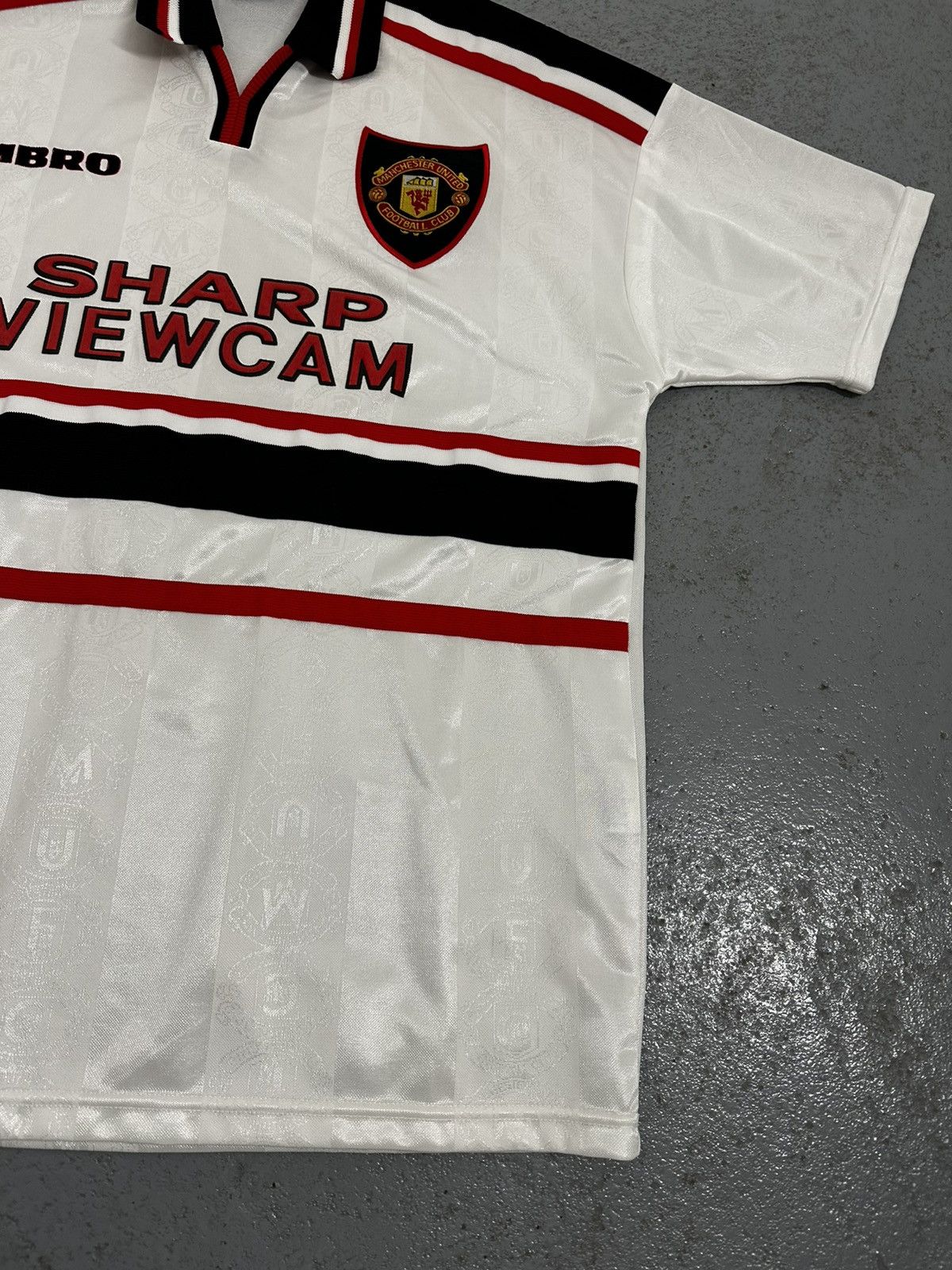 Umbro Vintage 1997/99 Umbro Manchester United Away Soccer Jersey Size US L / EU 52-54 / 3 - 5 Thumbnail
