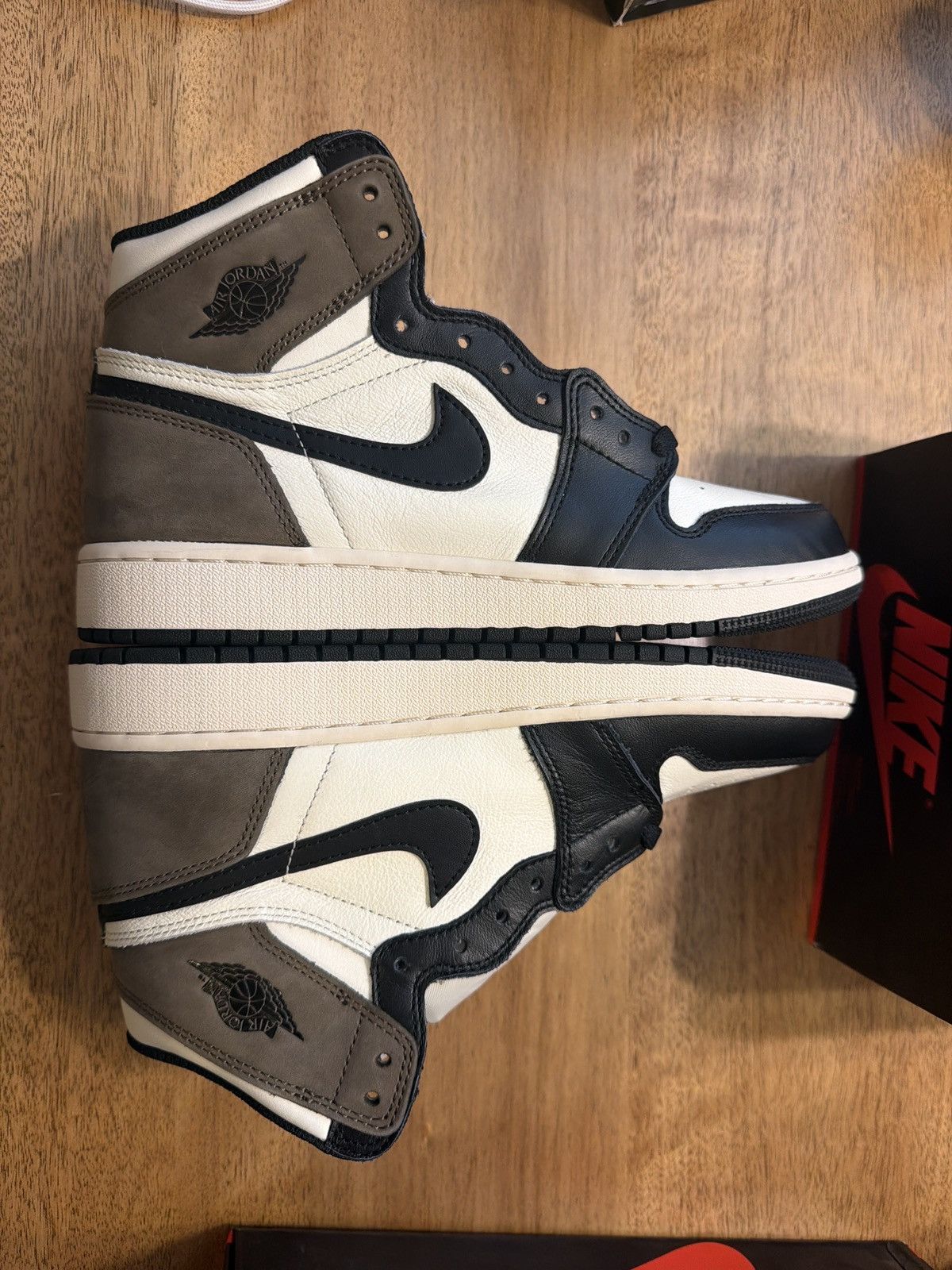 Jordan Brand Retro Air Jordan 1 Mocha Size US 6.5 / EU 39-40 - 1 Thumbnail