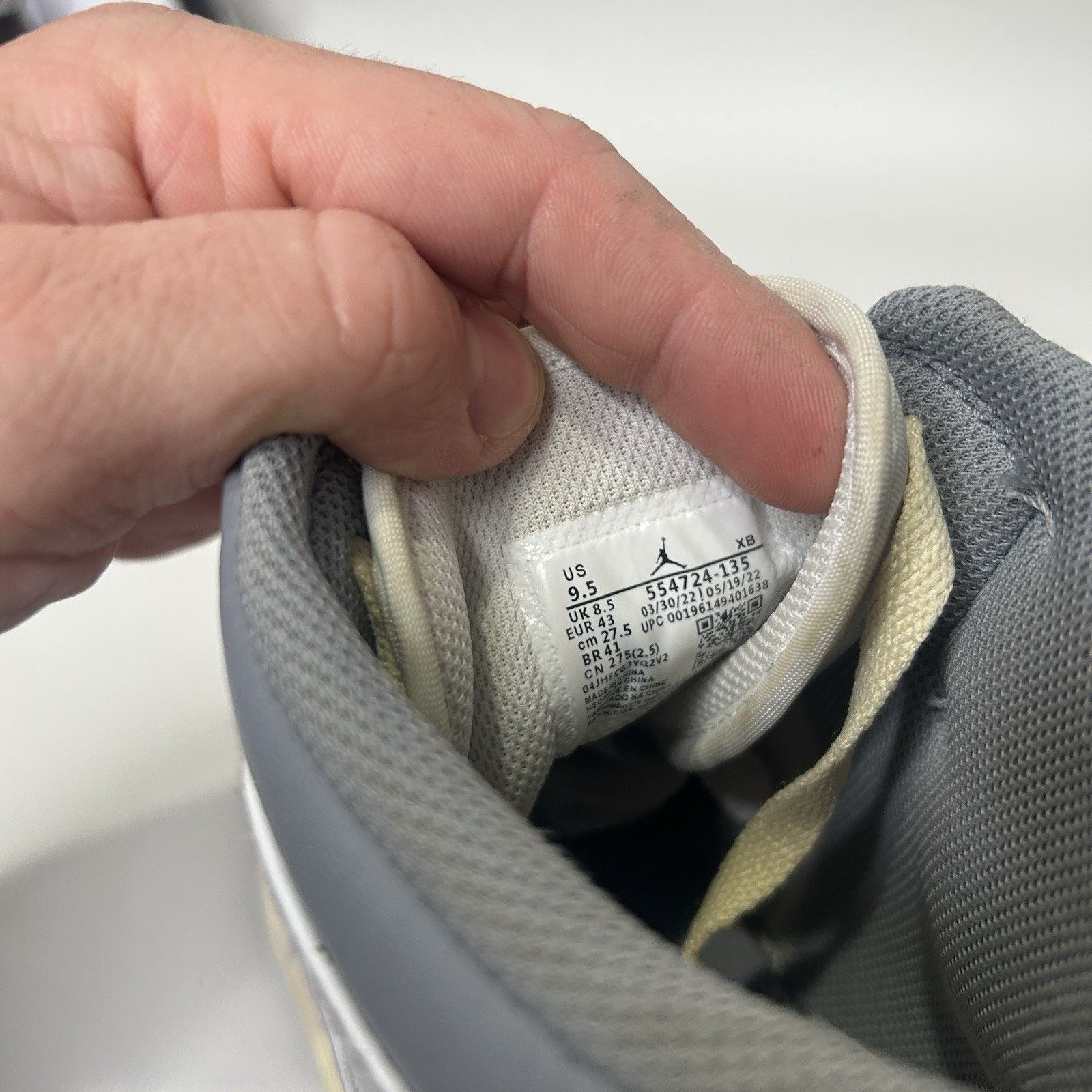 Jordan Brand Nike Air Jordan 1 Mid Retro “Neutral Grey White” 554724-135 Size US 9.5 / EU 42-43 - 8 Thumbnail
