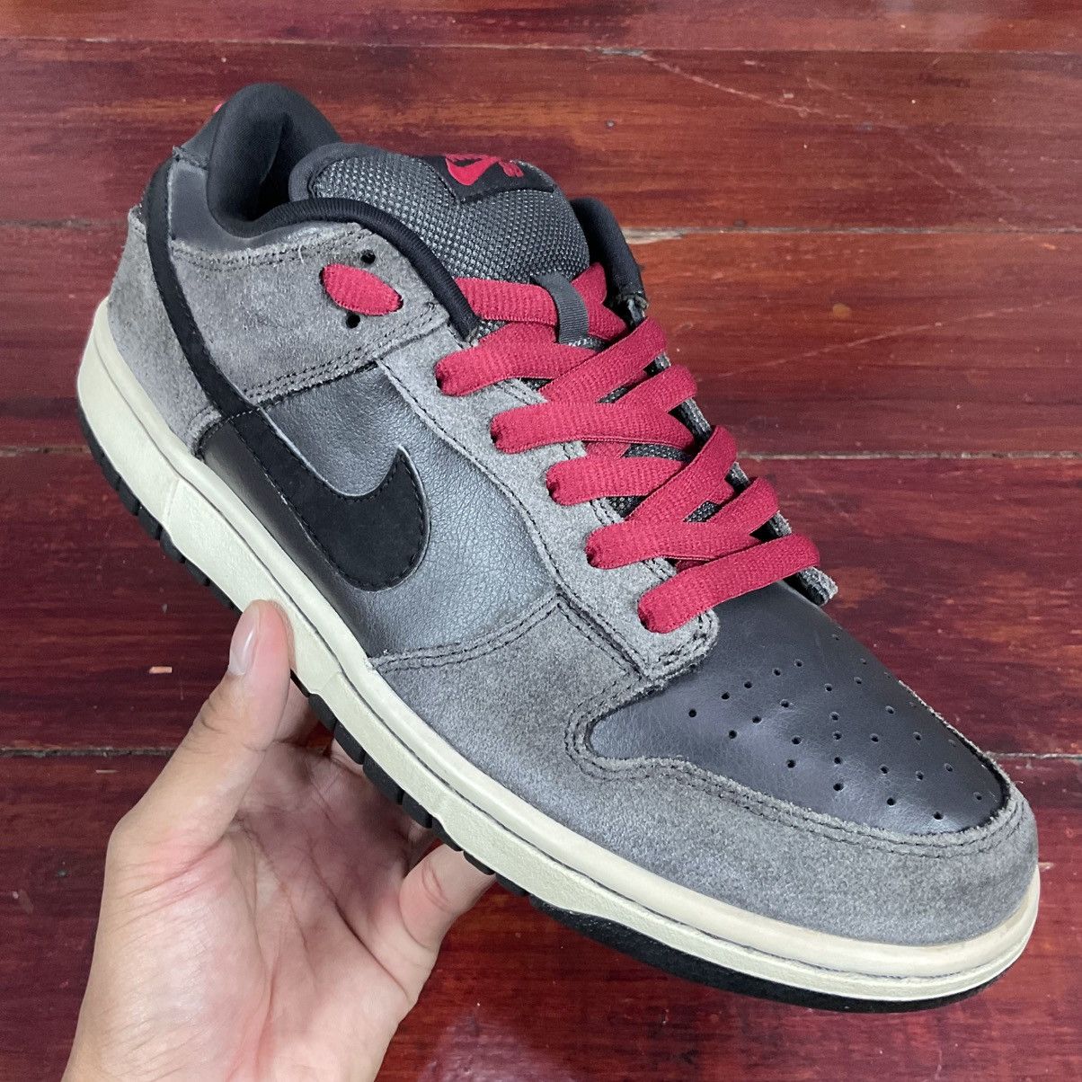 Nike SB Dunk Low Dark Charcoal Black 2010 Size US 8.5 / EU 41-42 - 4 Thumbnail