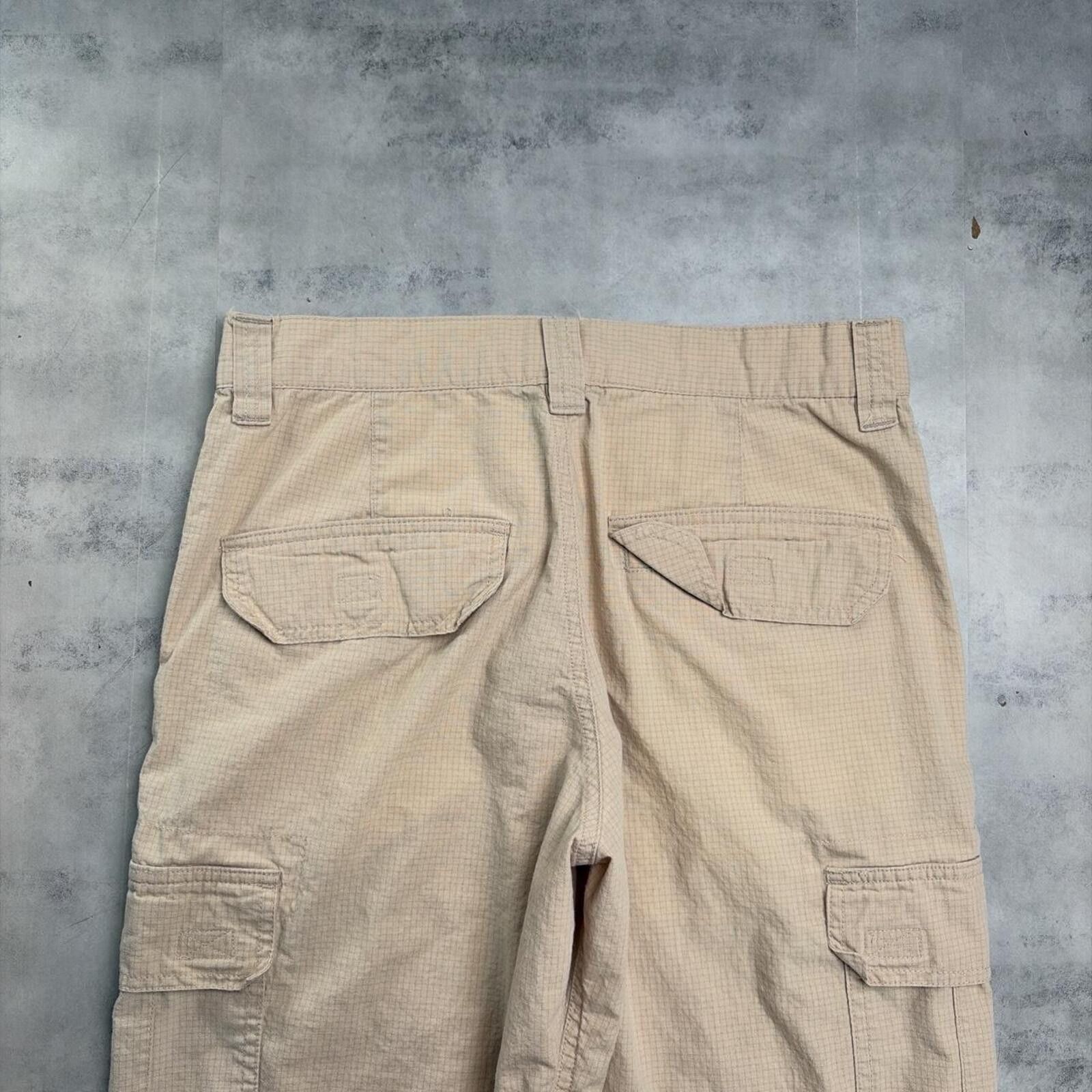 Avirex Y2K Beige Avirex Grunge Baggy Skater Cargo Shorts Size US 30 / EU 46 - 3 Thumbnail