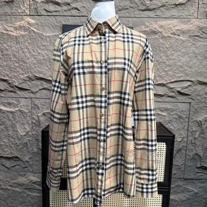 Burberry Burberry Women's Khaki Cotton Shirt. Size M / US 6-8 / IT 42-44 - 1 Thumbnail