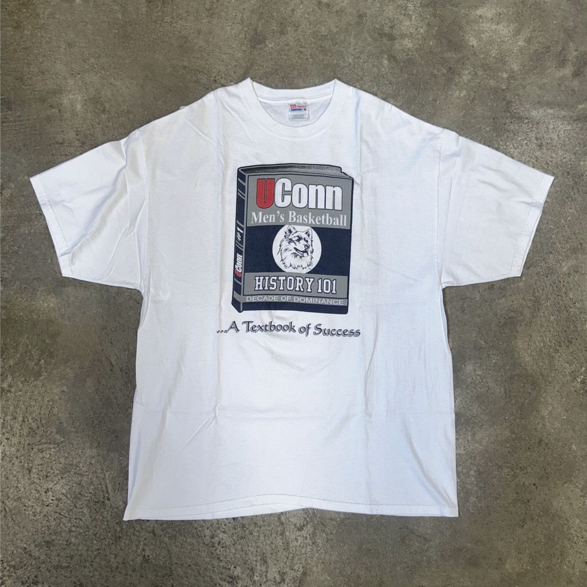 Hanes 2000 Hanes UCONN Championship Vintage Tee Size US XXL / EU 58 / 5 - 1 Thumbnail