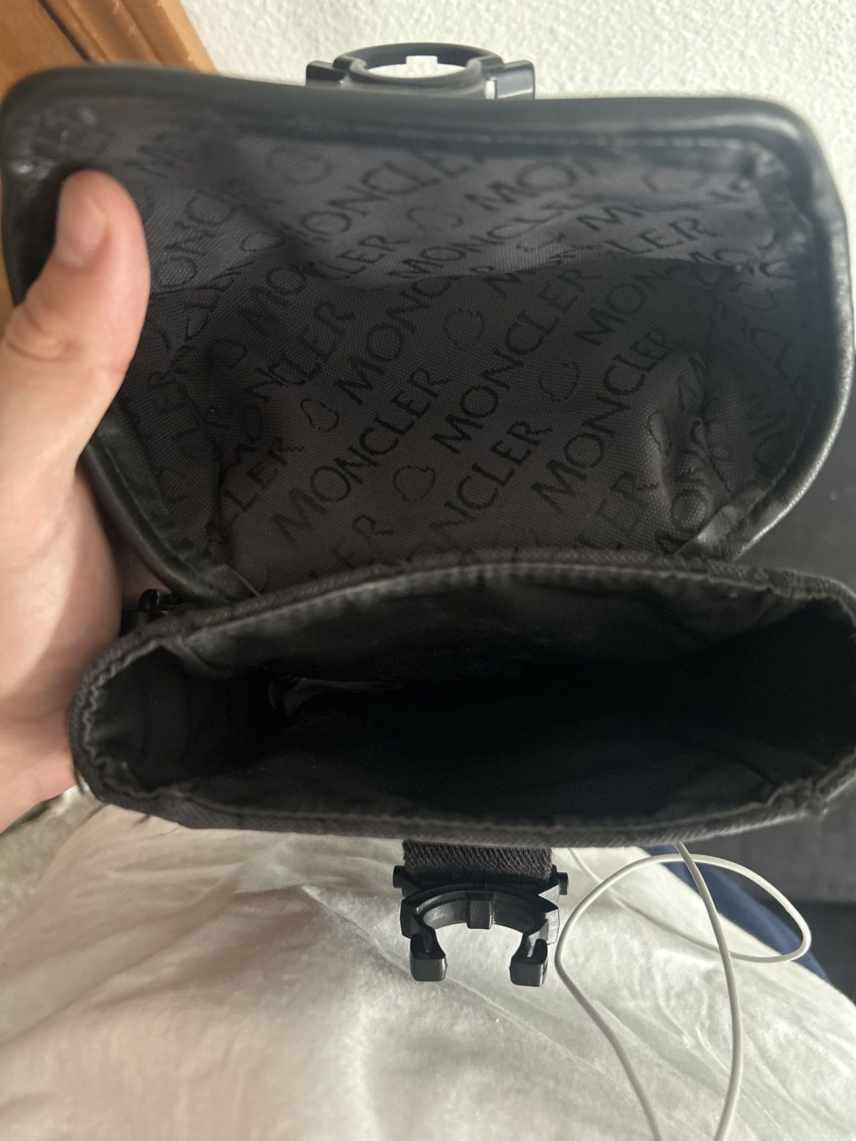 Moncler Moncler Spread Crossbody Bag Black Size ONE SIZE - 5 Thumbnail