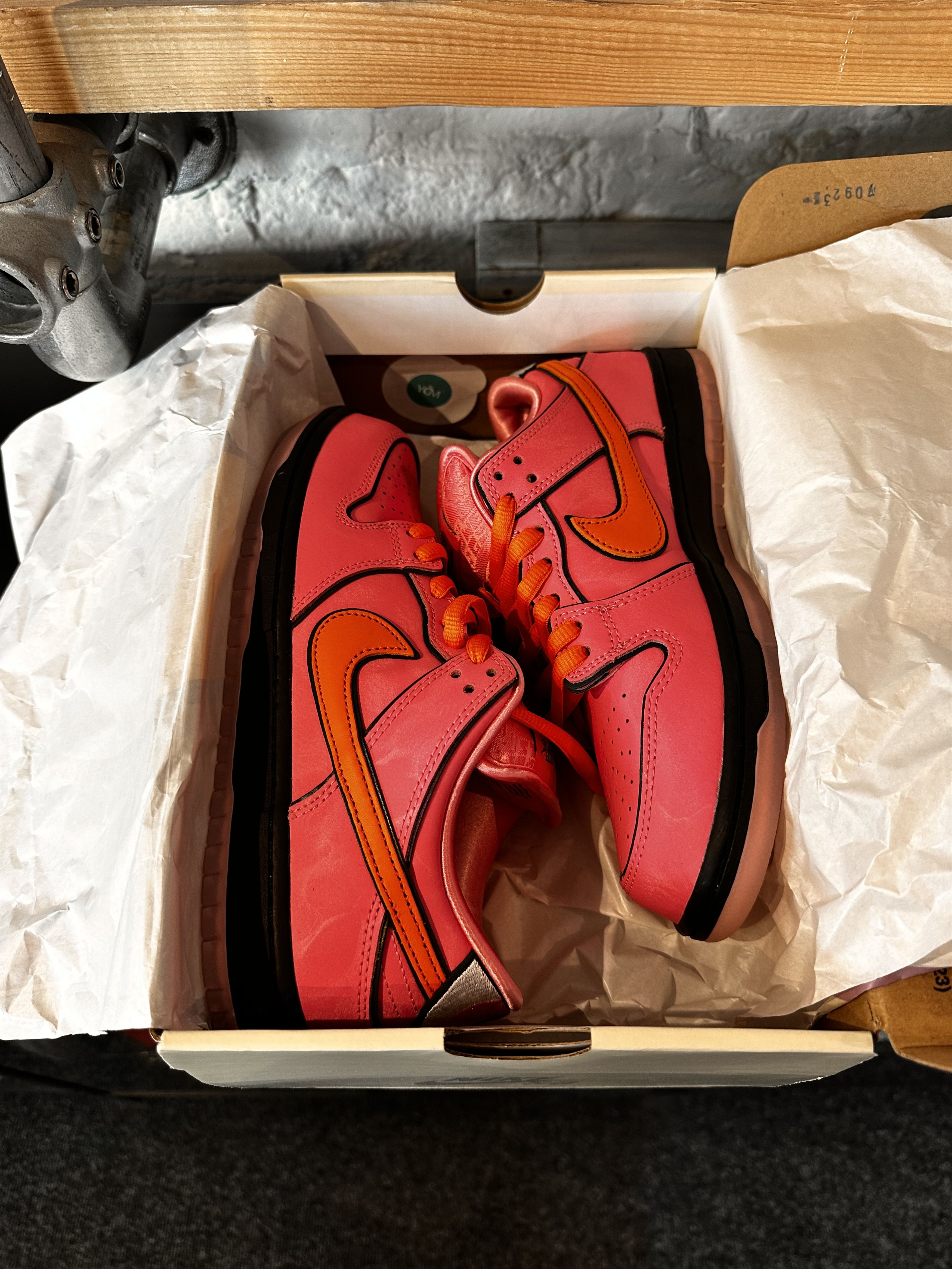 Nike SB Nike SB Dunk Low X The Powerpuff Girls Blossom Size US 8 / EU 41 - 7 Thumbnail