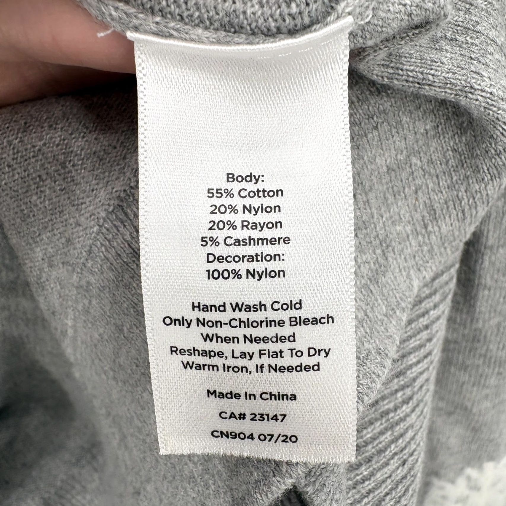Talbots Talbots Sweater Womens Large Gray Snowflake Cashmere Knit Crew Neck Christmas Size L / US 10 / IT 46 - 5 Thumbnail