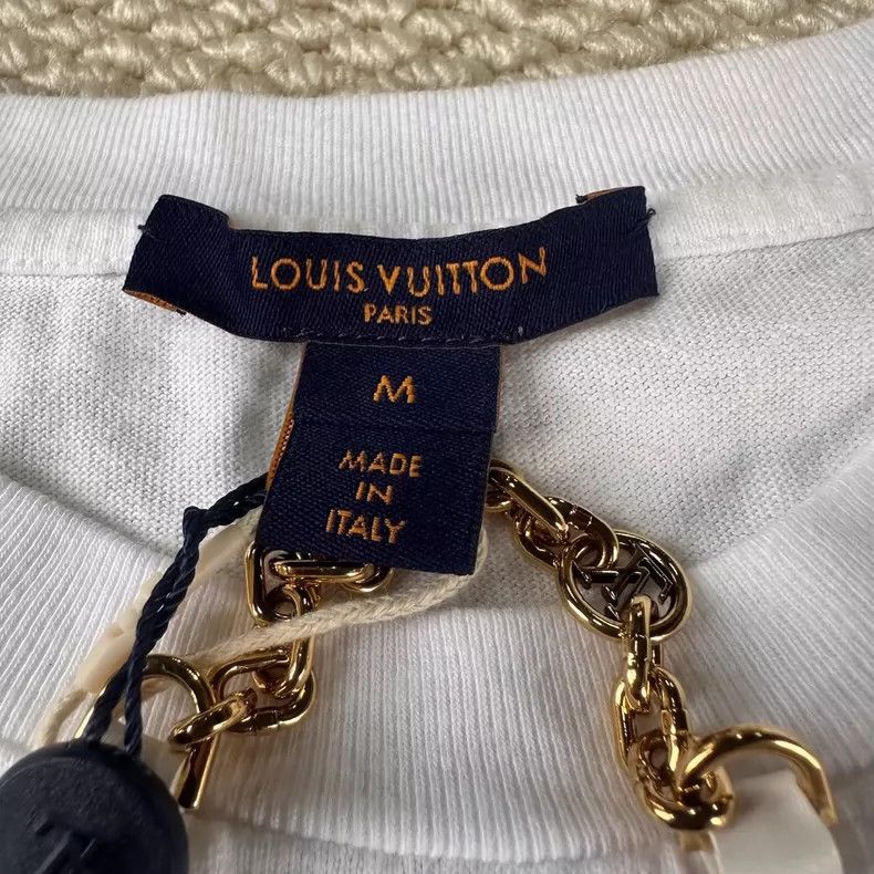 Louis Vuitton Louis Vuitton Solid Necklace Stripe Short Sleeve T-Shirt 25 Size US M / EU 48-50 / 2 - 3 Thumbnail