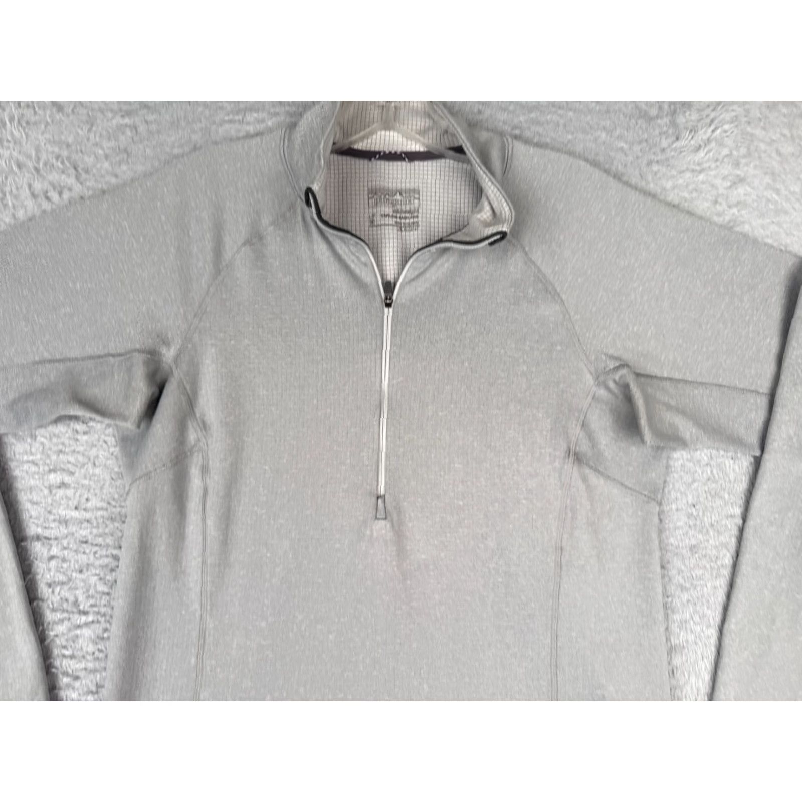 Patagonia Patagonia Shirt Women Medium Gray Capilene Baselayer 1/4 Zip Activewear Made in El Salvador Regular M Gray Womens 1/4 Zip Patagonia Shirt Size M / US 6-8 / IT 42-44 - 4 Thumbnail