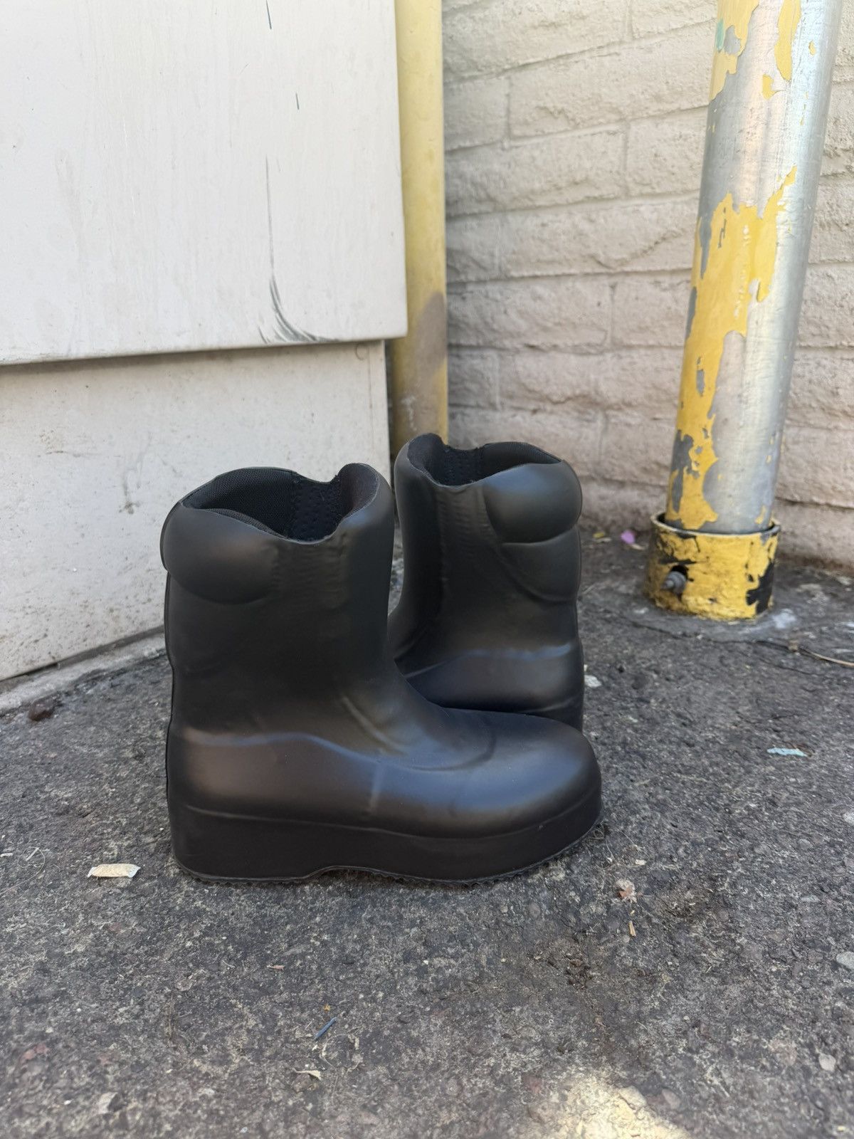 Yeezy YZY SL-03 Boot Size US 9 / EU 42 - 1 Thumbnail
