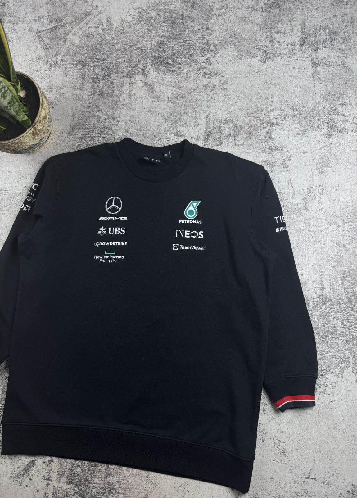 Mercedes-Benz Mercedes AMG Petronas Formula 1 Black XL Men’s Racing Fleece Pullover Sweatshirt Size US XL / EU 56 / 4 - 4 Thumbnail