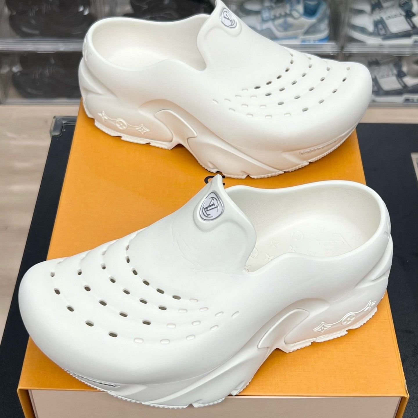 Louis Vuitton Louis Vuitton White Shark Shoes Size US 10 / EU 43 - 1 Thumbnail
