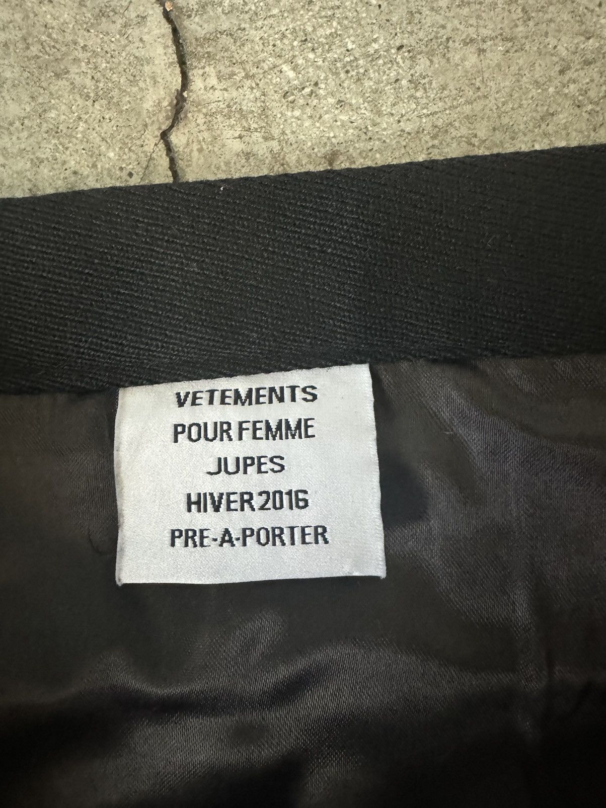 Vetements VETEMENTS FORMAL SPLIT SKIRT Size 33" - 3 Thumbnail