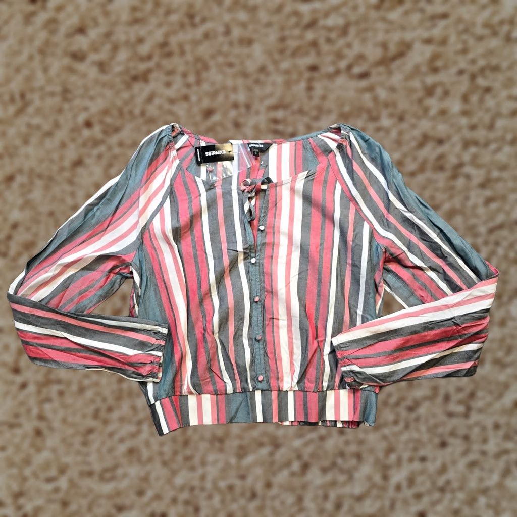 Express Express Top Womens Size S Gray Red Stripe Cropped Long Sleeve Blouse Size S / US 4 / IT 40 - 1 Thumbnail