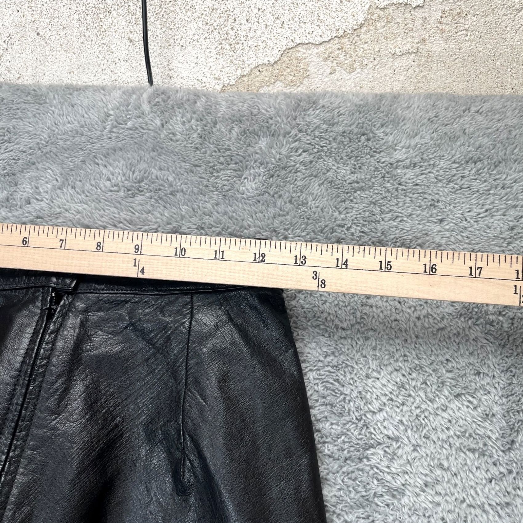 Vintage VINTAGE Wilsons Leather Skirt Womens Small Black Straight And Pencil Mini Lined Size 28" / US 6 / IT 42 - 7 Thumbnail