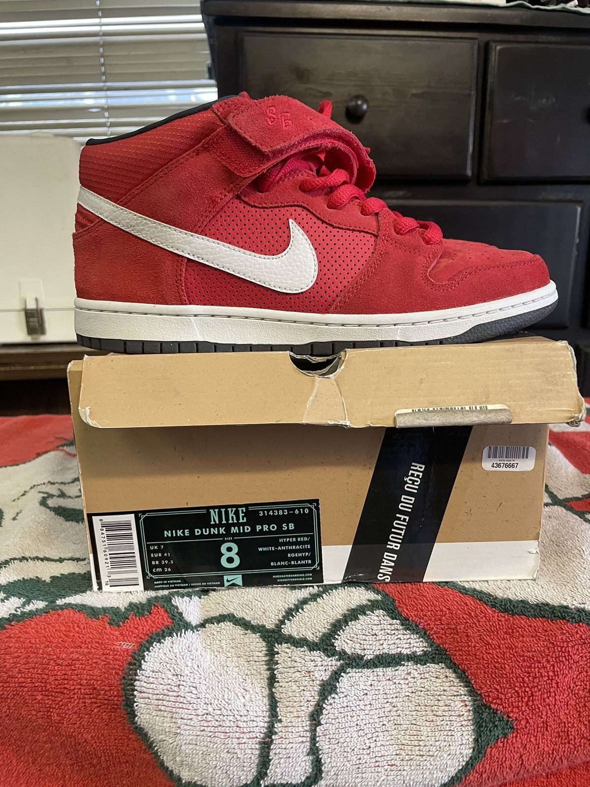 Nike Nike SB Dunk Mid Team Red Size US 8 / EU 41 - 3 Thumbnail