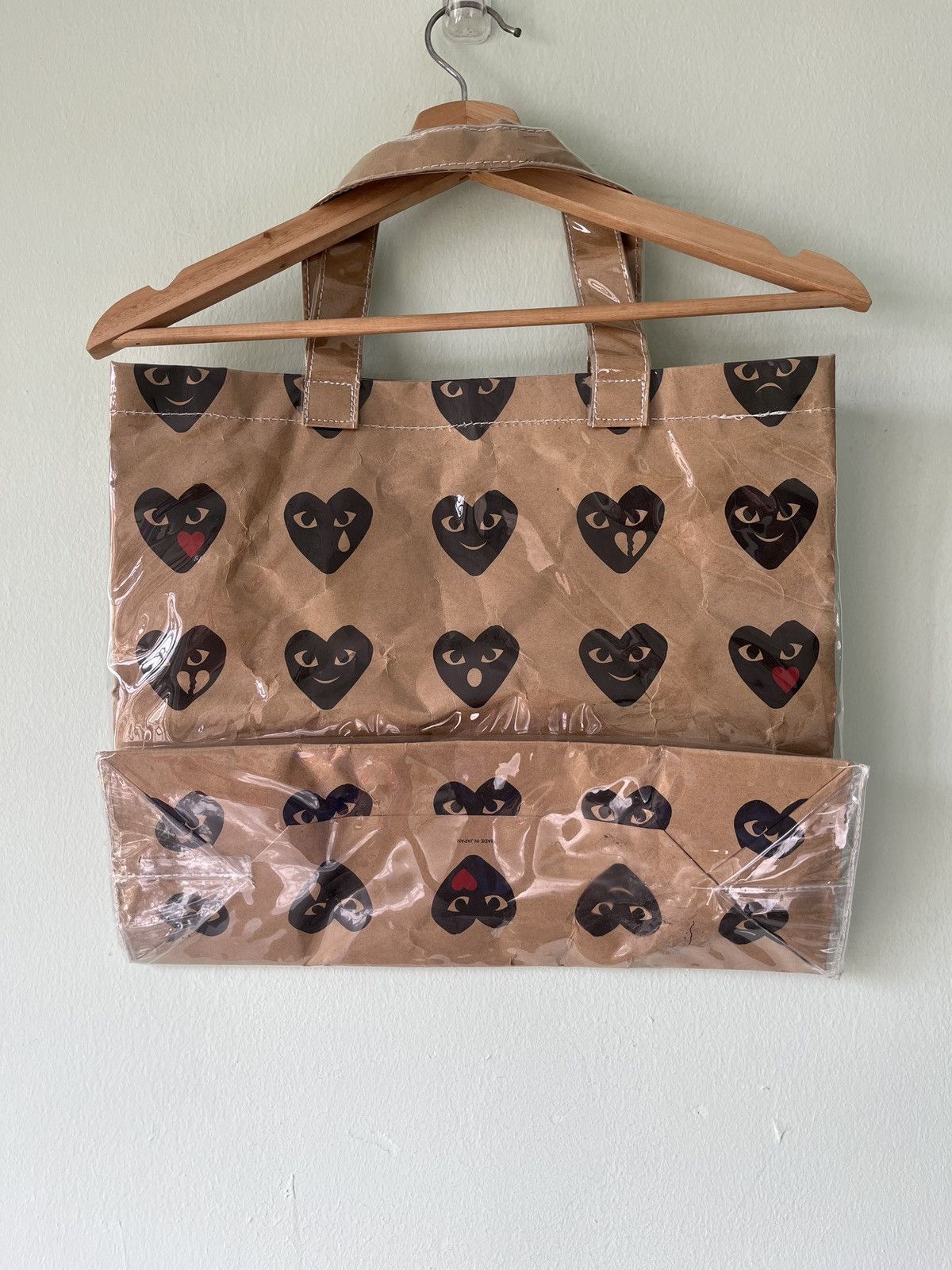 Comme des Garcons × Comme des Garcons PLAY × Designer Comme Des Garcons Holiday Emoji Paper Bag Size ONE SIZE - 2 Thumbnail