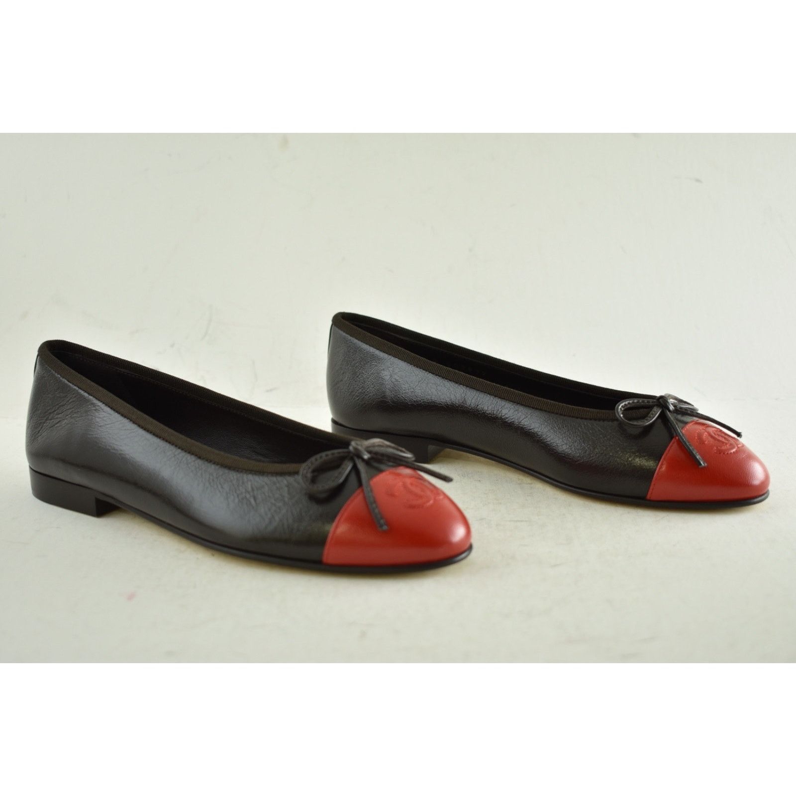 Chanel 26S Red Leather CC Logo Classic Ballet Ballerina Flat 36 Size US 6 / IT 36 - 7 Thumbnail