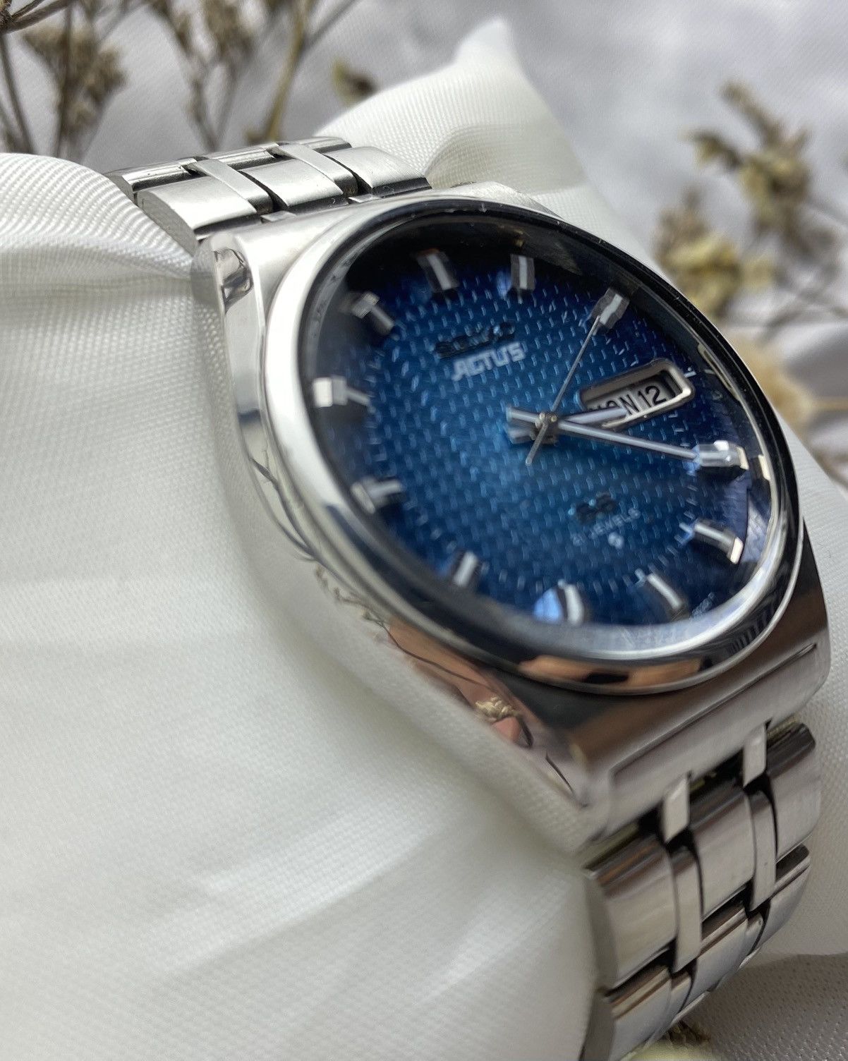 Seiko SEIKO ACTUS BLUE SHURIKEN DIAL Size 38 - 3 Thumbnail