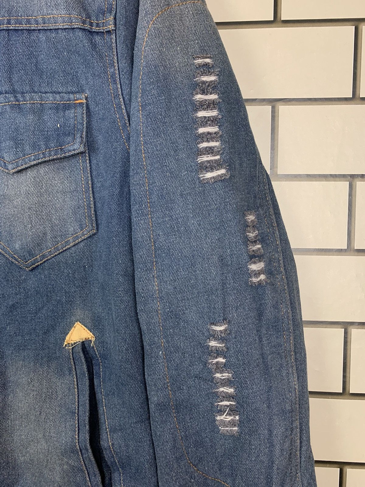 Japanese Brand × Vintage Vintage Japanese Brand Fashion Distressed Denim Jacket Size US L / EU 52-54 / 3 - 7 Thumbnail