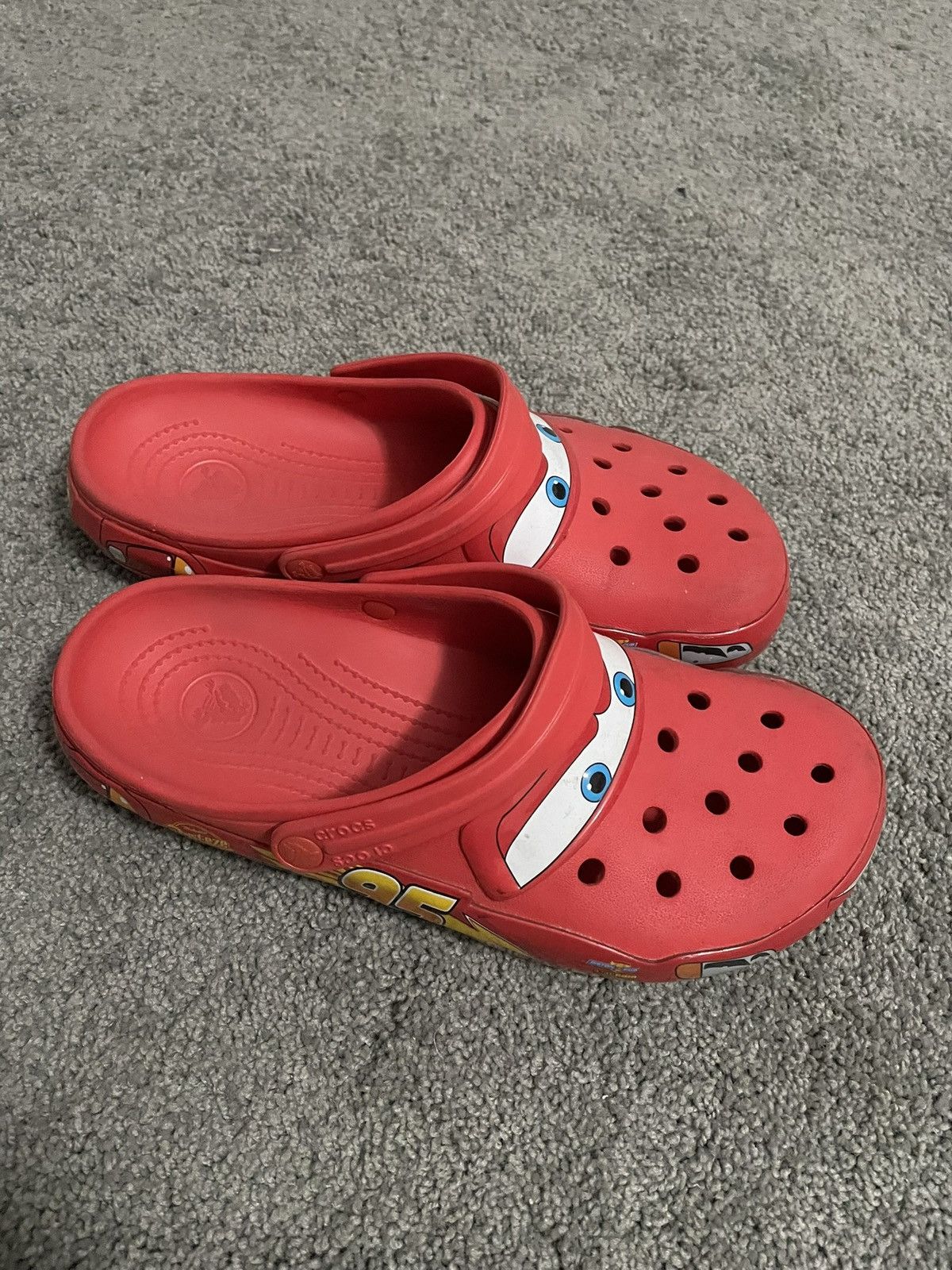 Crocs × Disney Disney x Crocs Lightning McQueen crocs Size US 10 / EU 43 - 1 Thumbnail