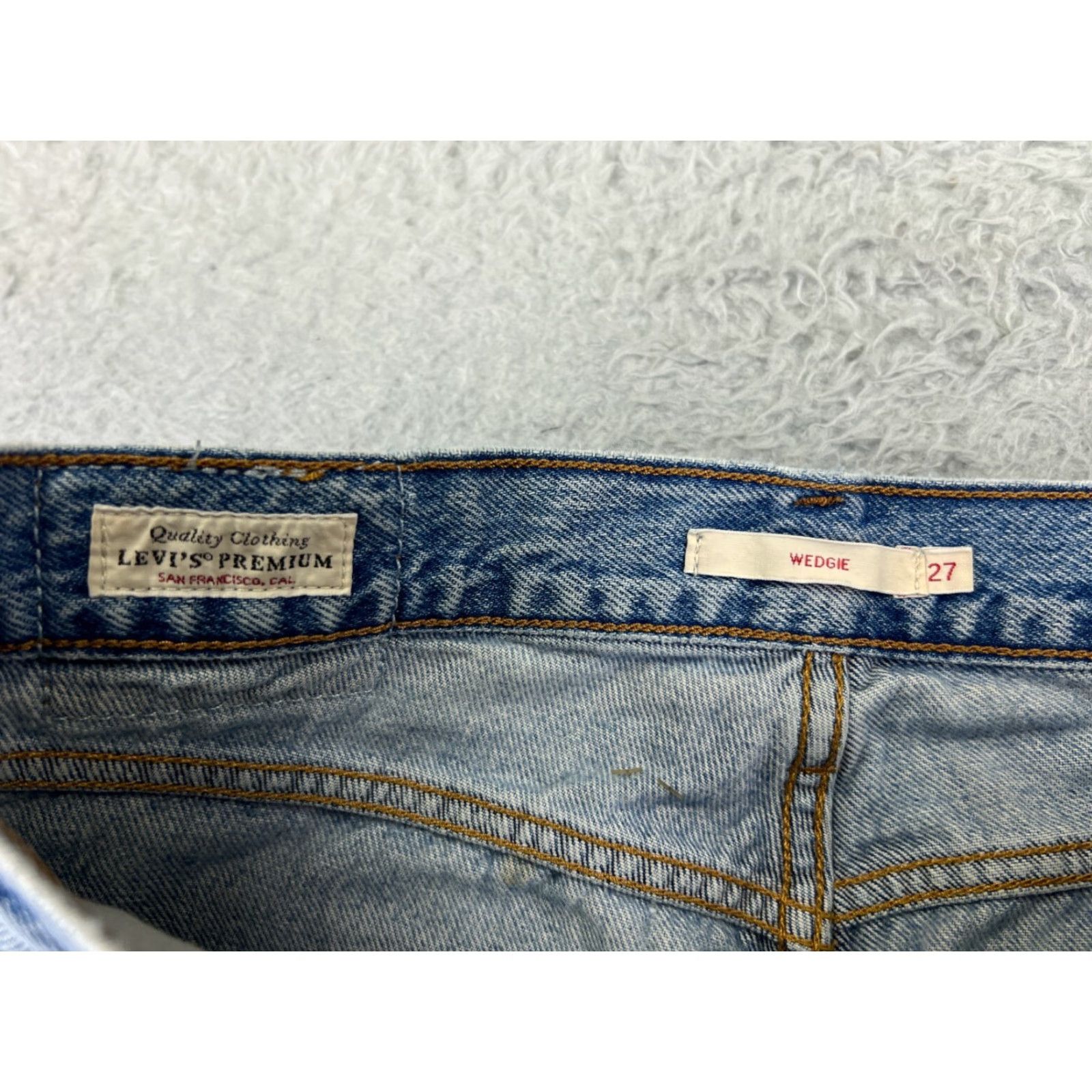 Levi's Levi's Premium Jeans Women's 27 Blue Denim Wedgie Straight 25x25 Jeans 5-Pocket Distressed Stretch Regular Blue 90s Theme Mens? Size 27" / US 4 / IT 40 - 6 Thumbnail