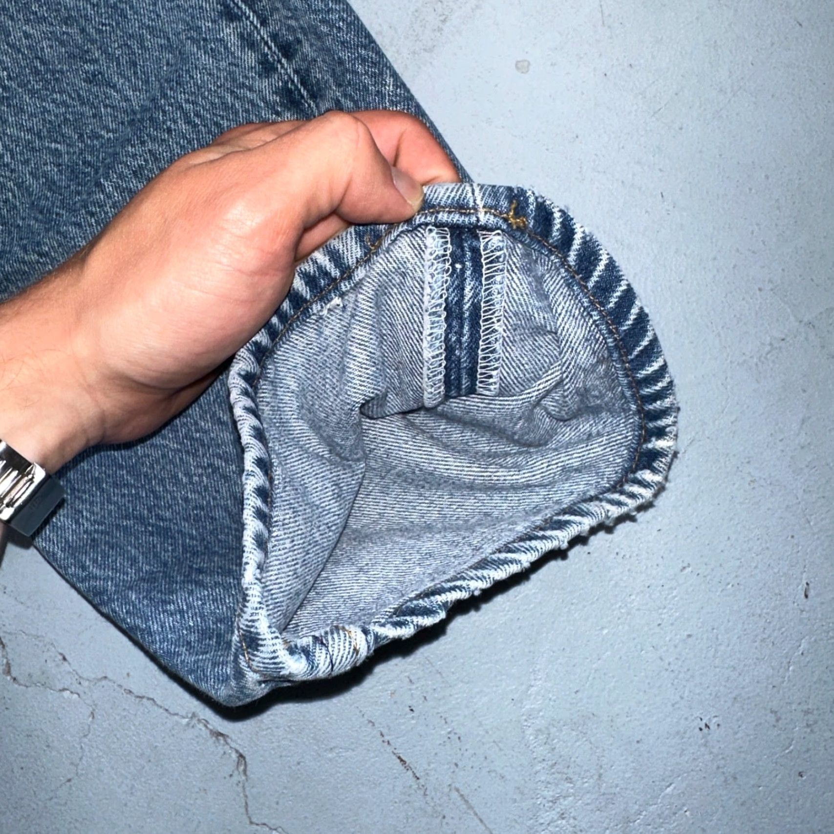 Levi's VINTAGE Levi's 501 Jeans Men Straight 90s USA Blue Light Wash 35x34 Inseam 34 Mid Rise Regular Fit 100% Cotton Denim Size US 35 - 4 Thumbnail