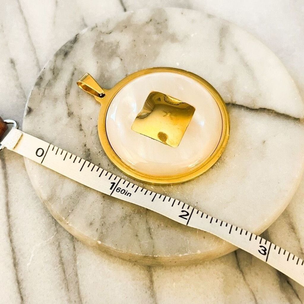 Vintage Vintage Pearlescent White Lucite Pendant Gold Toned Size ONE SIZE - 5 Thumbnail